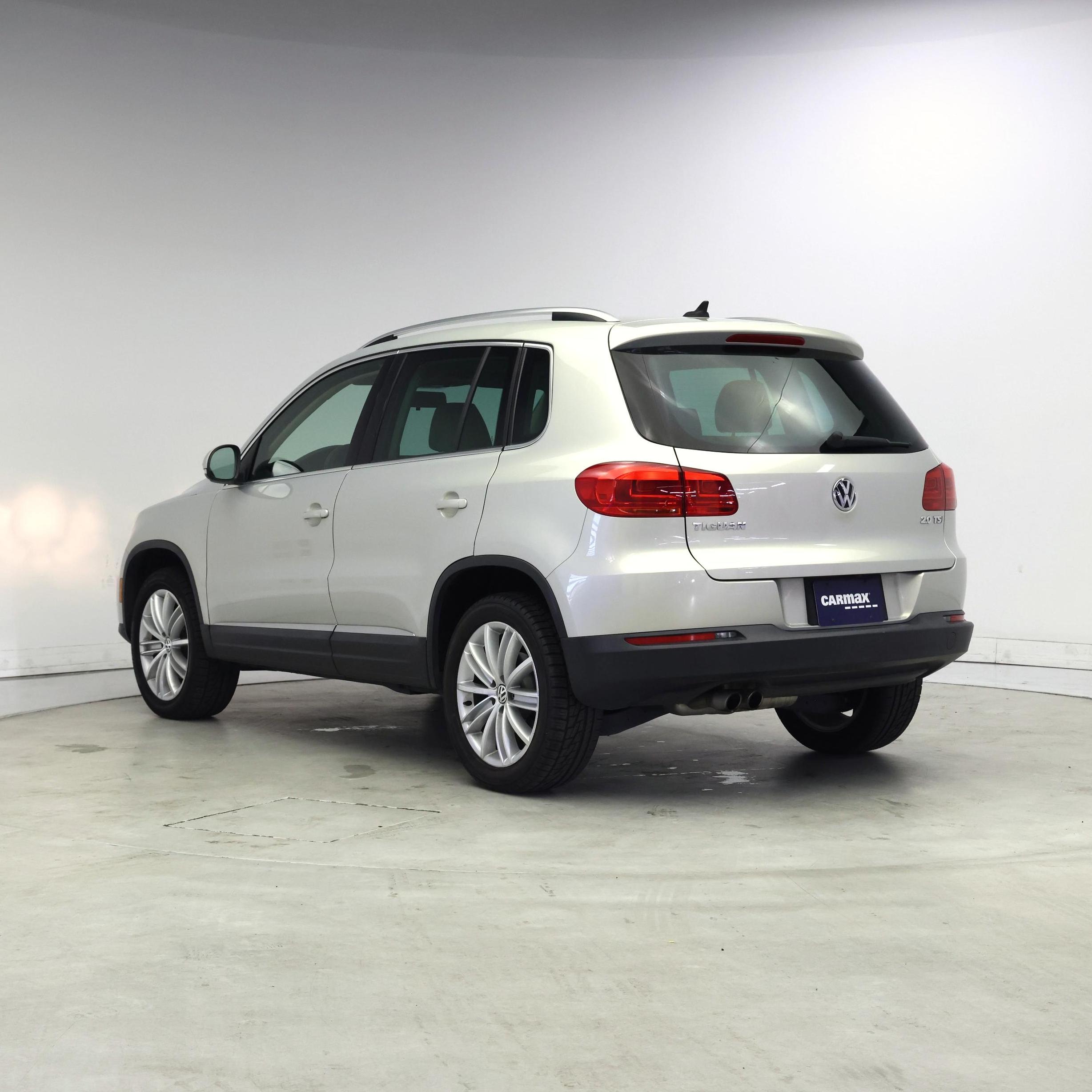 Thumbnail: 2015 Volkswagen Tiguan - 2