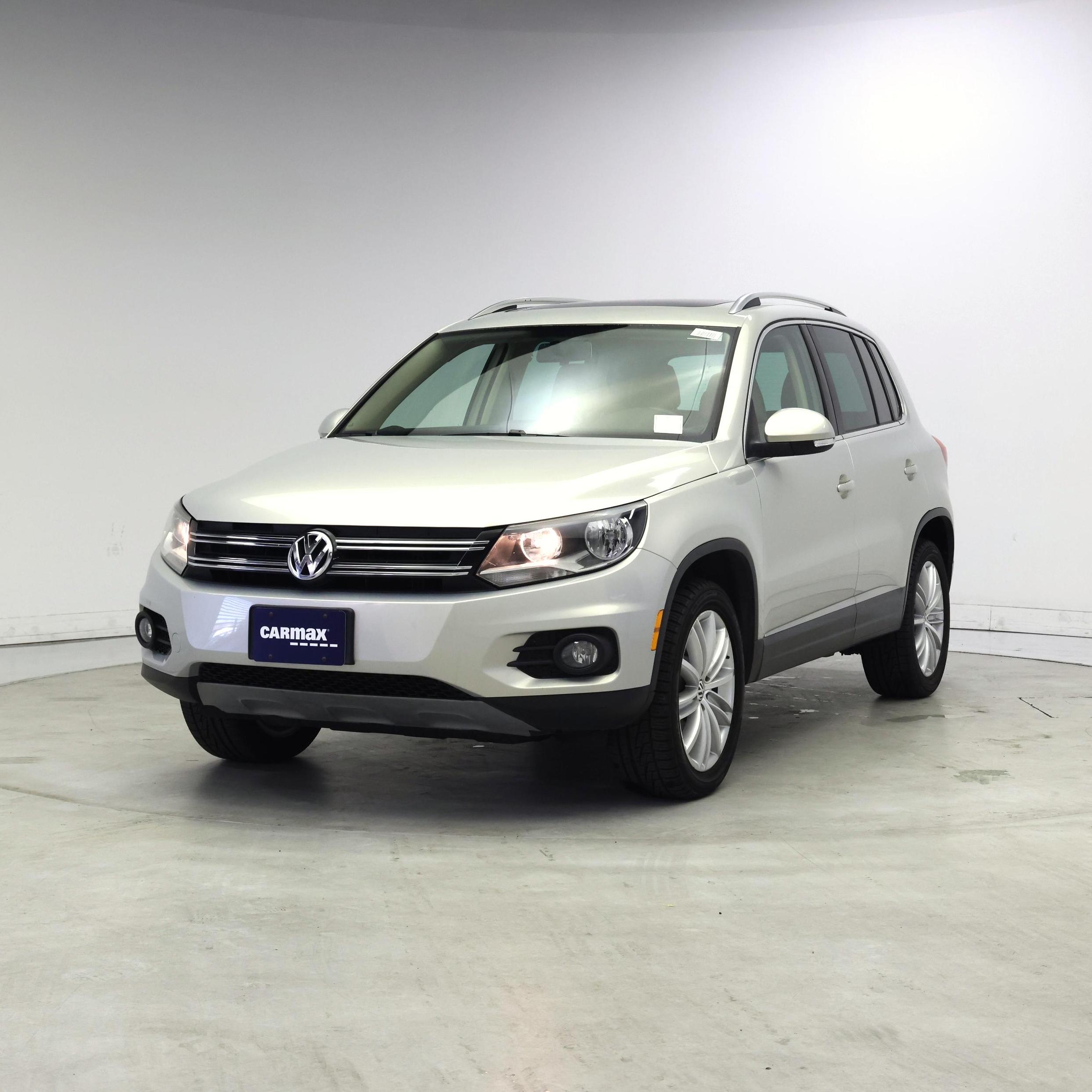 Thumbnail: 2015 Volkswagen Tiguan - 4