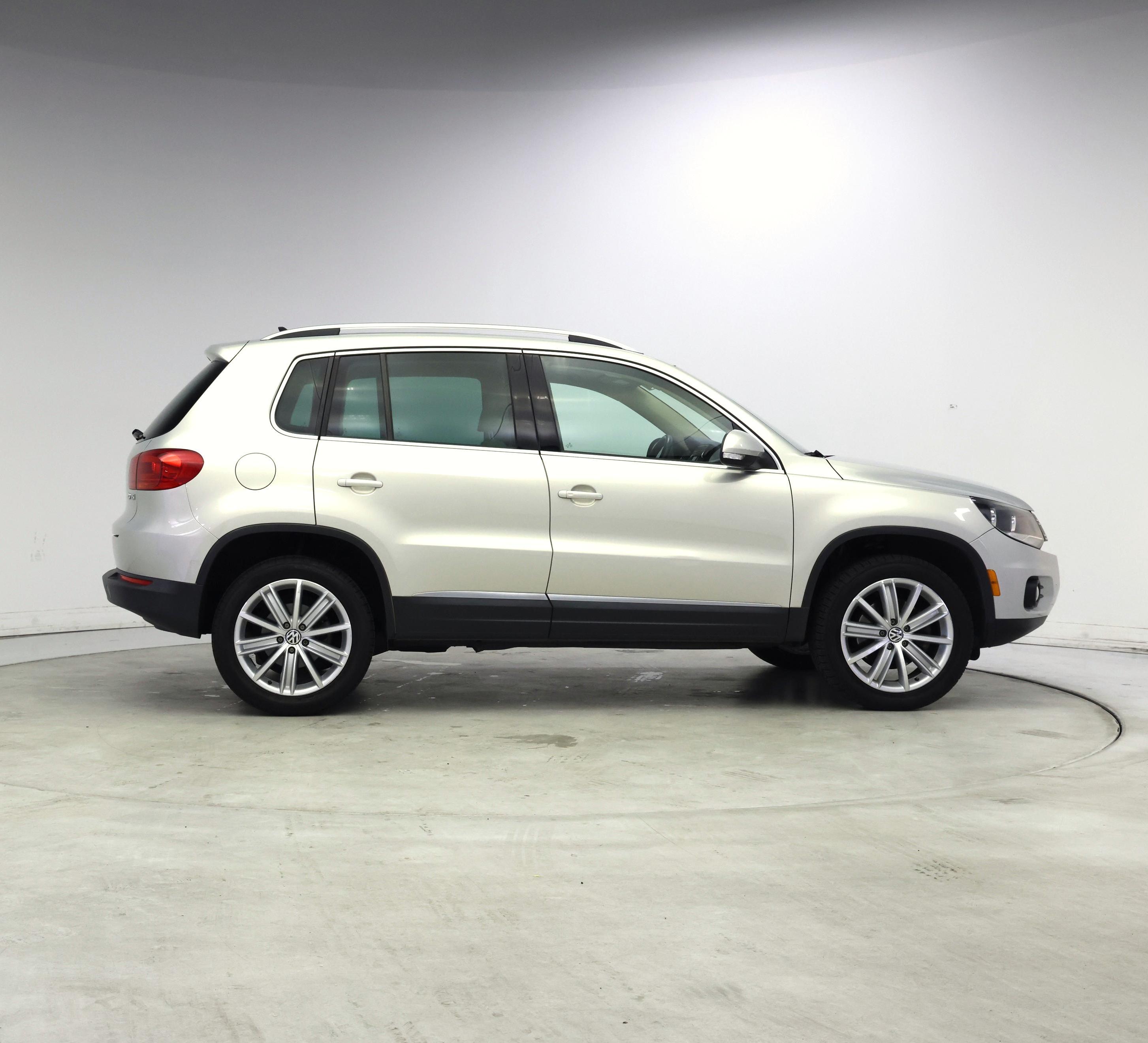 Thumbnail: 2015 Volkswagen Tiguan - 7