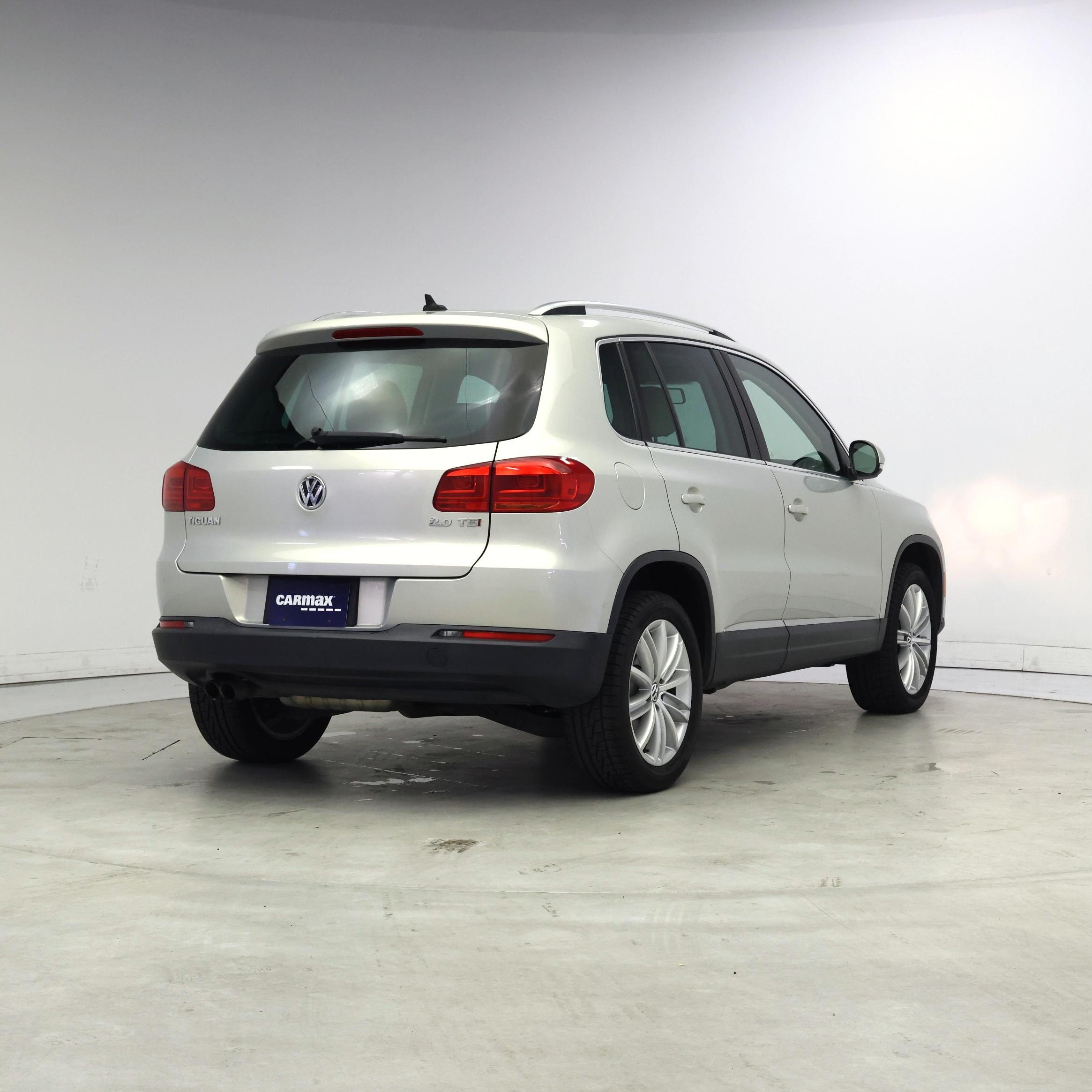 Thumbnail: 2015 Volkswagen Tiguan - 8