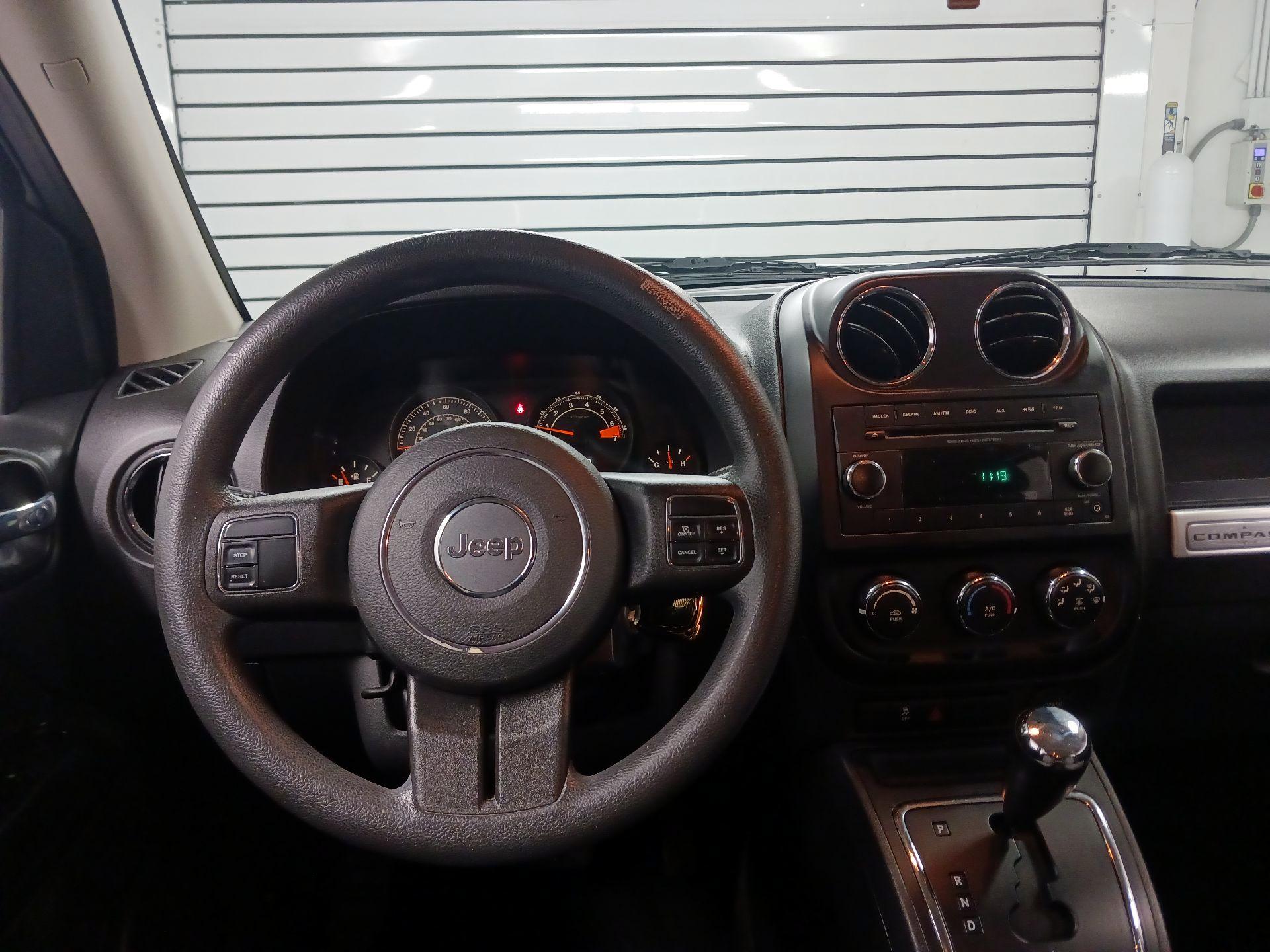 Thumbnail: 2015 Jeep Compass - 10