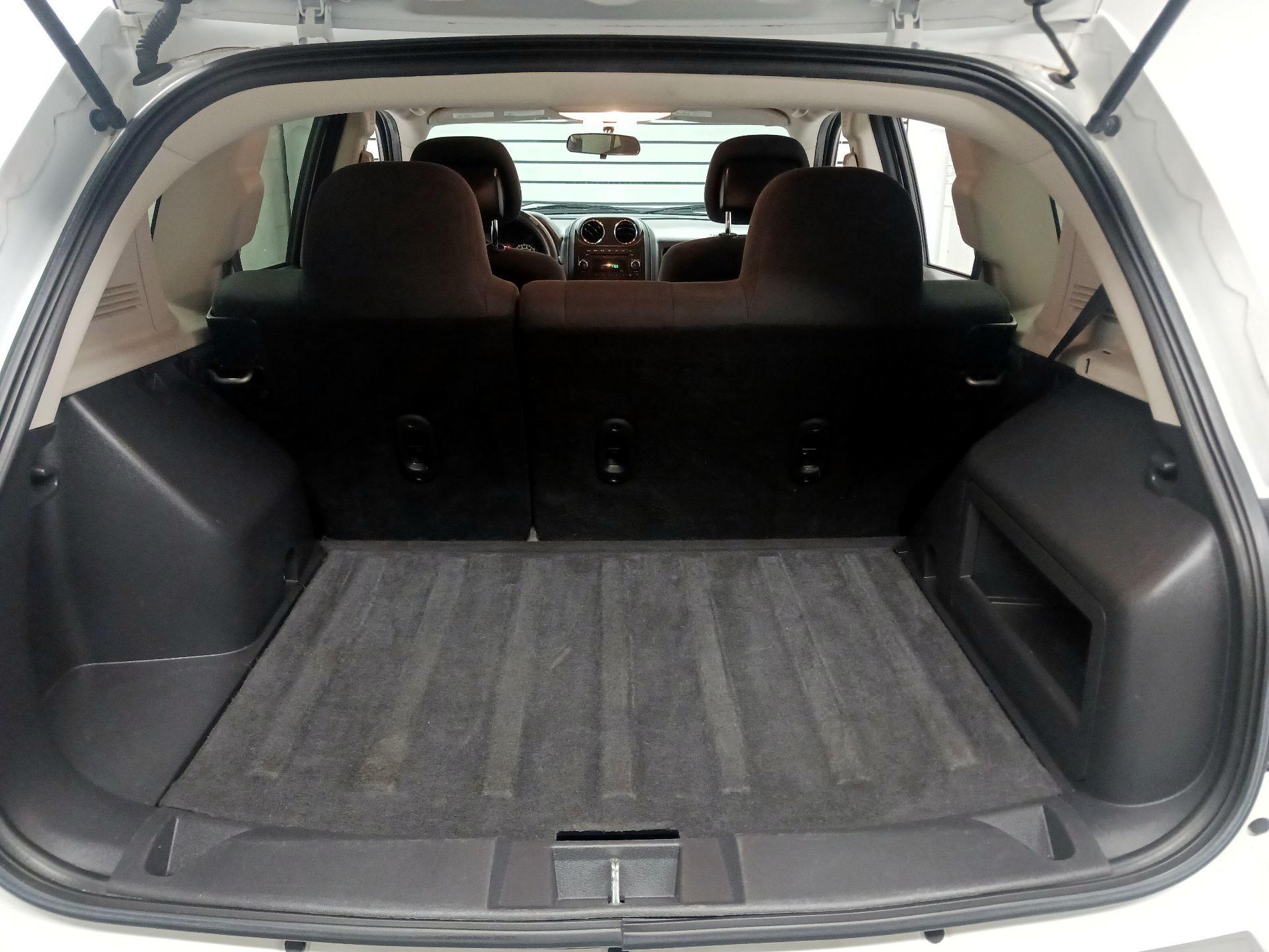 Thumbnail: 2015 Jeep Compass - 17