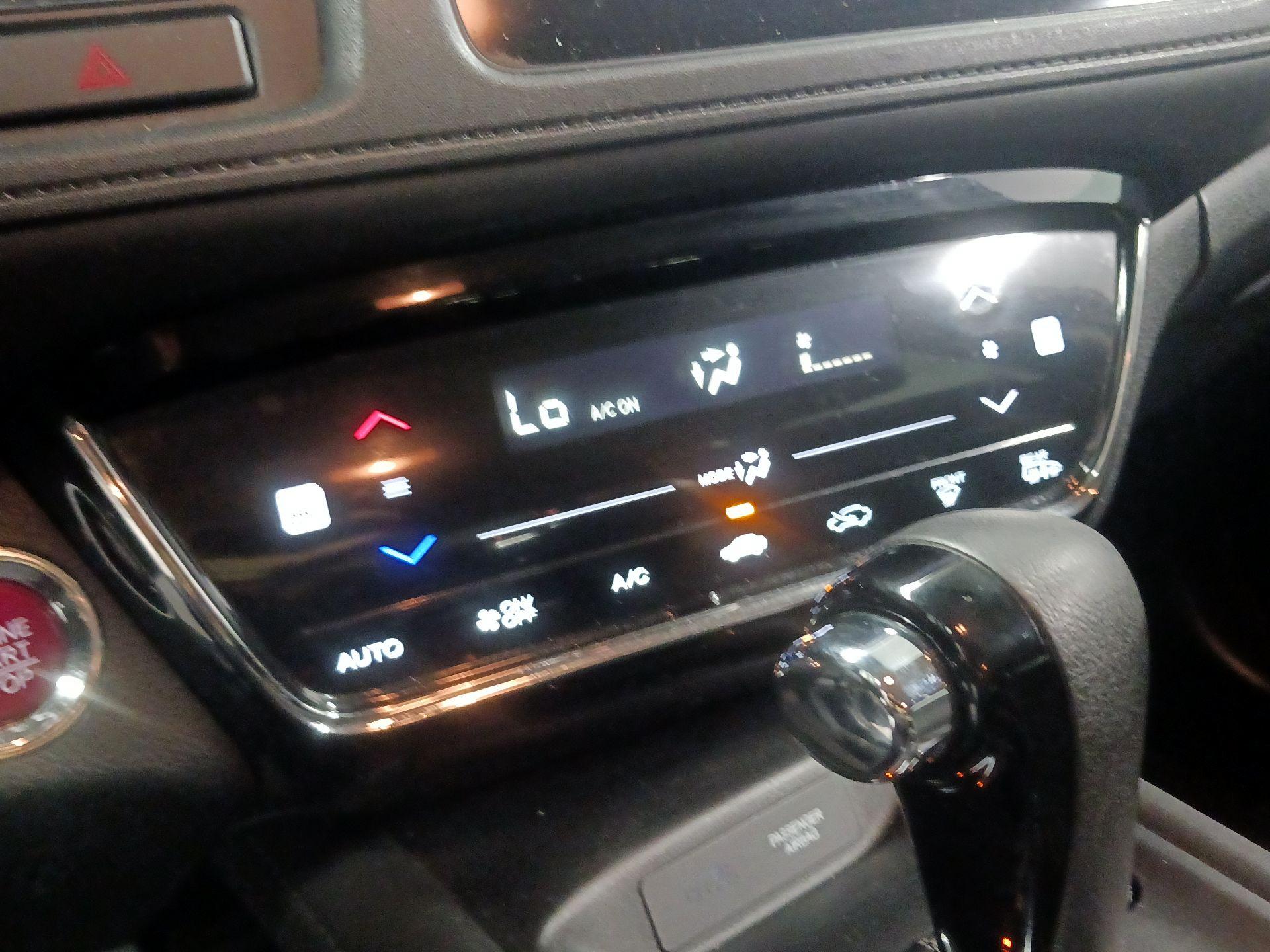 Thumbnail: 2016 Honda HR-V - 14
