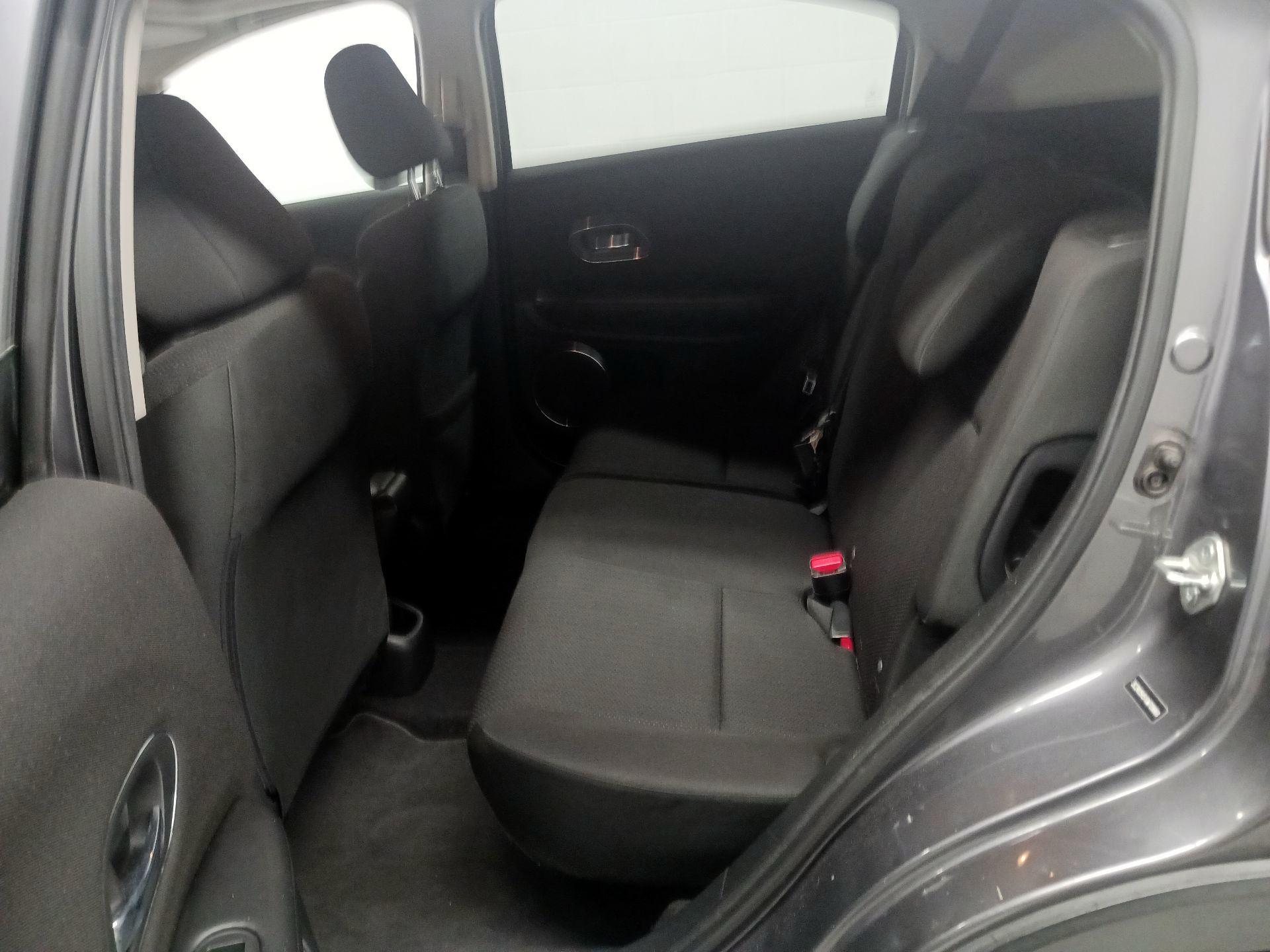 Thumbnail: 2016 Honda HR-V - 16