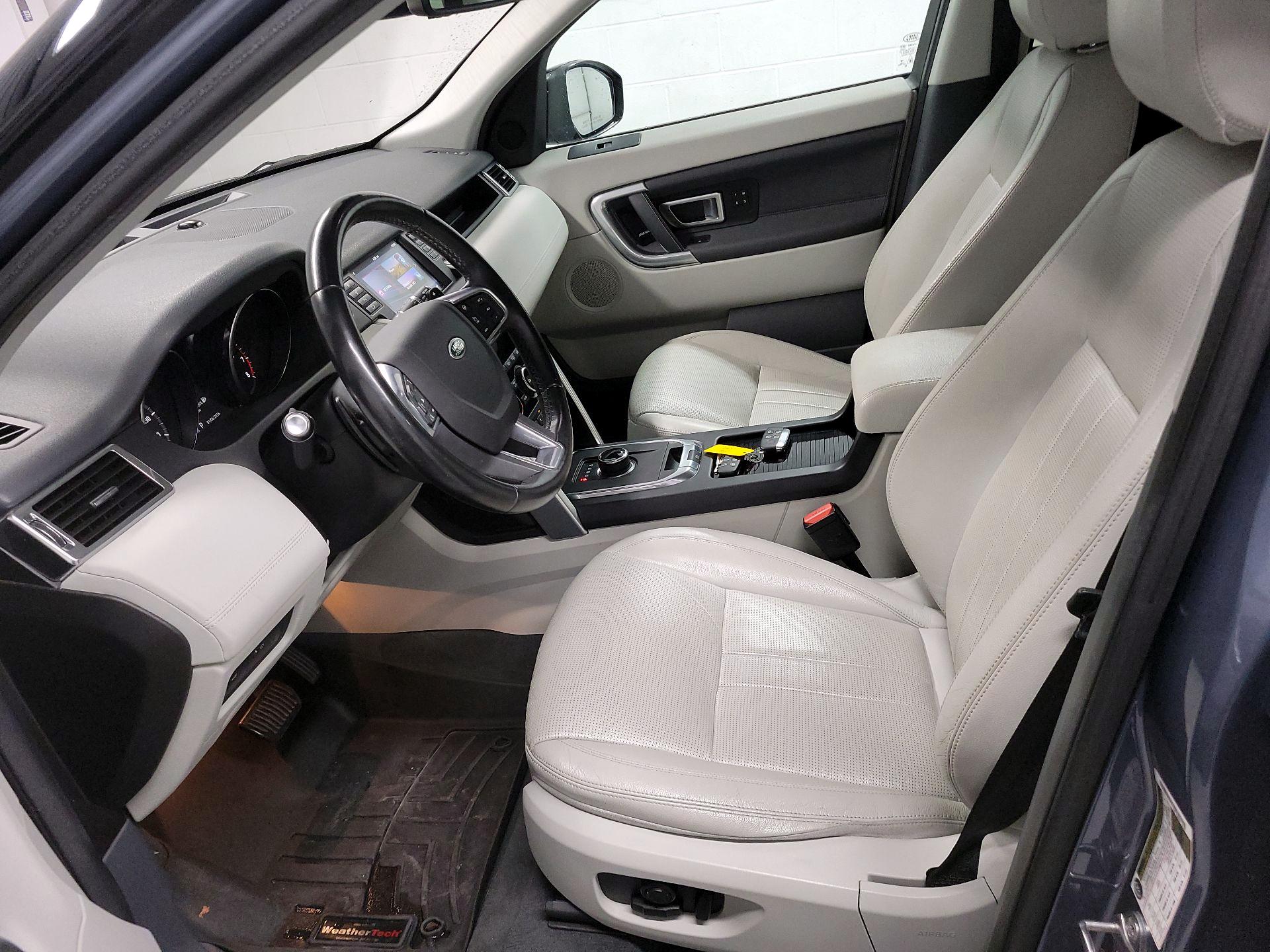 Thumbnail: 2019 Land Rover Discovery Sport - 11