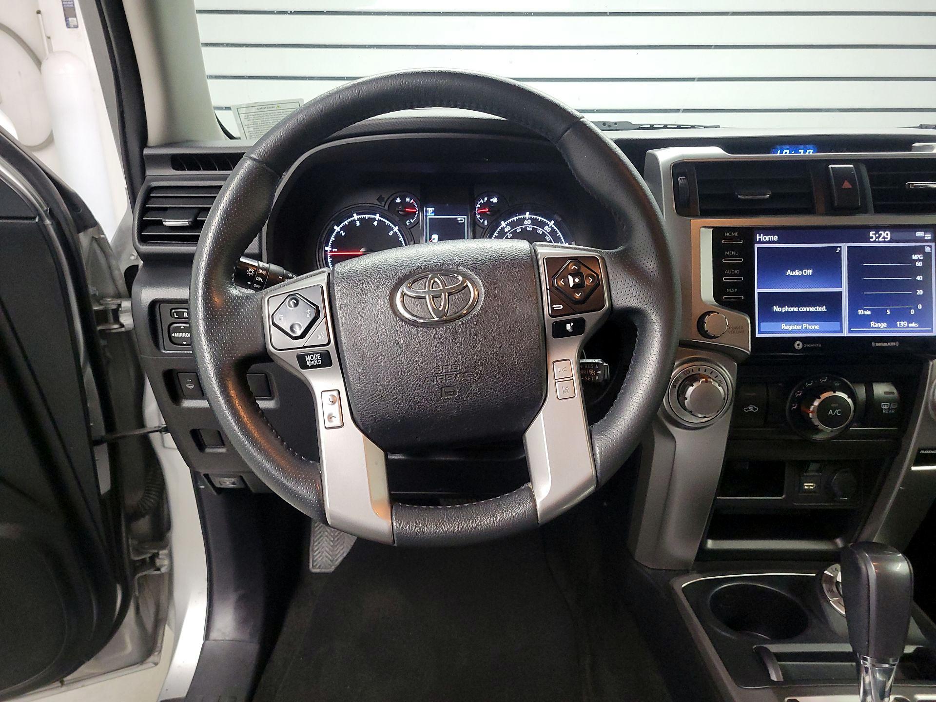 Thumbnail: 2020 Toyota 4Runner - 10