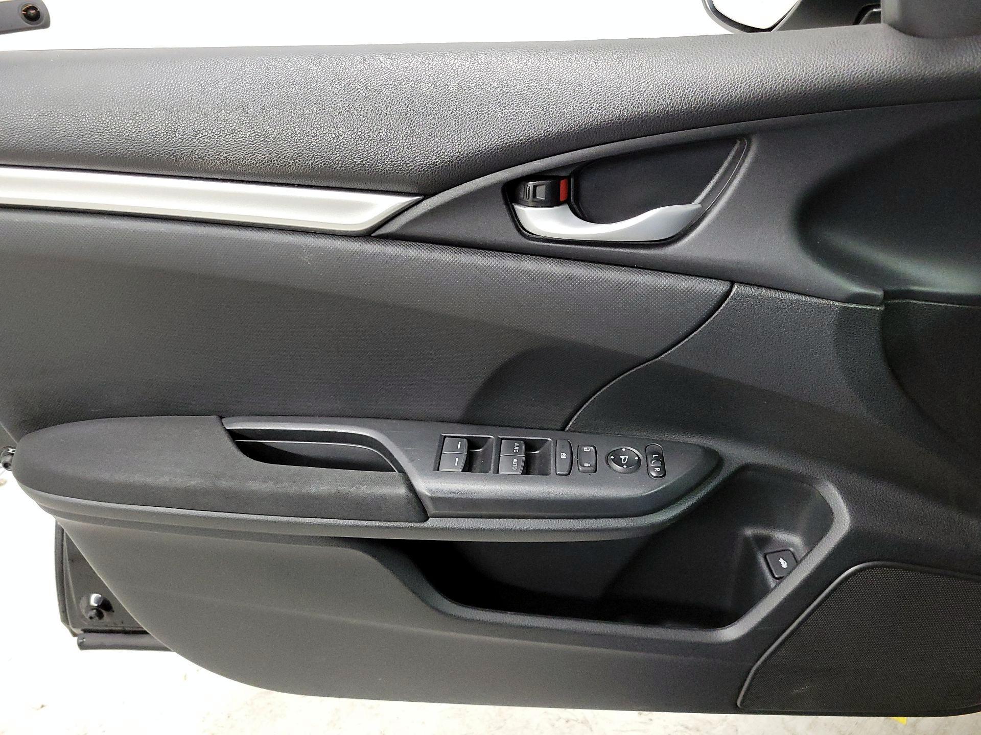 Thumbnail: 2017 Honda Civic - 12