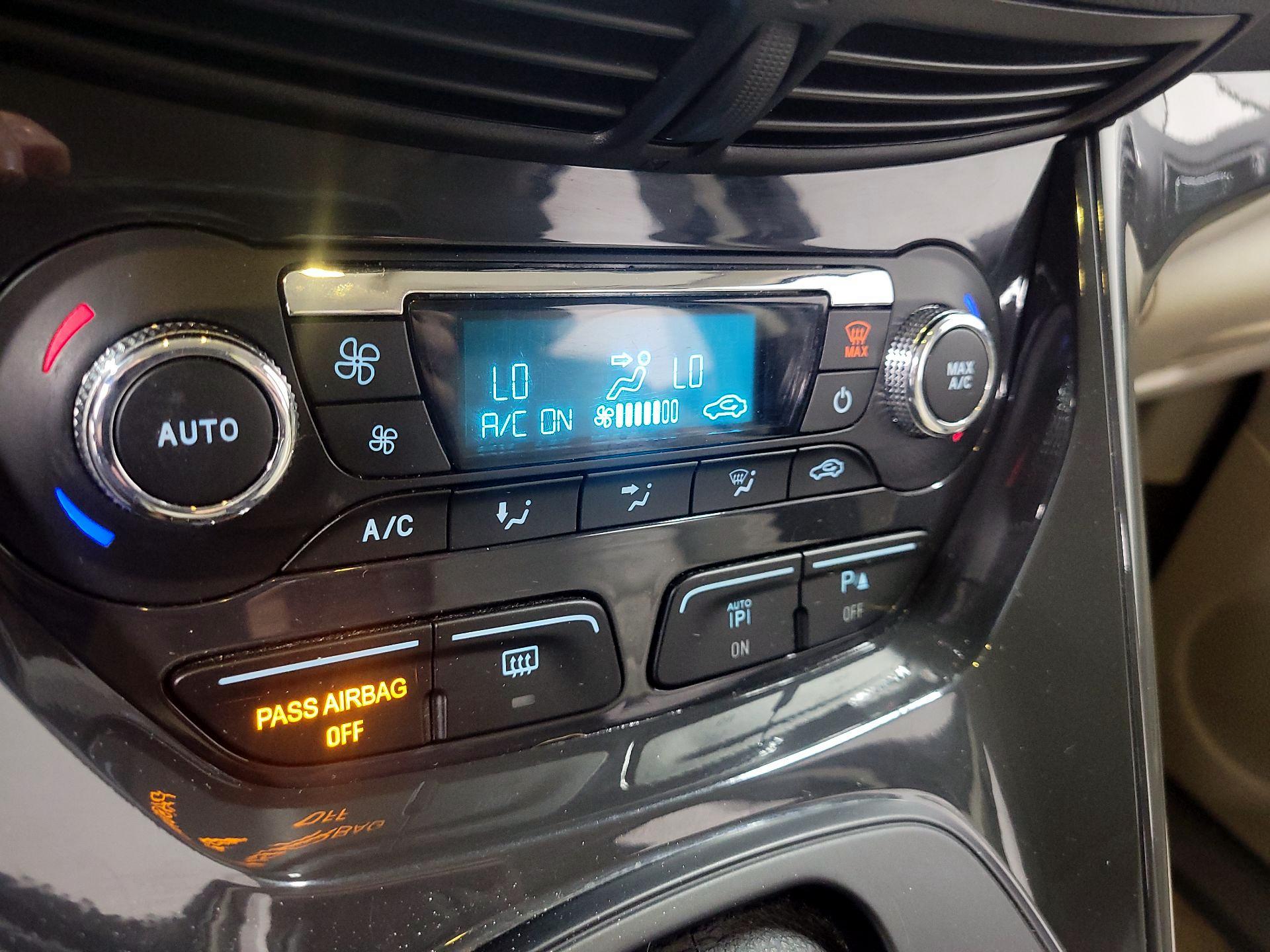 Thumbnail: 2016 Ford Escape - 17