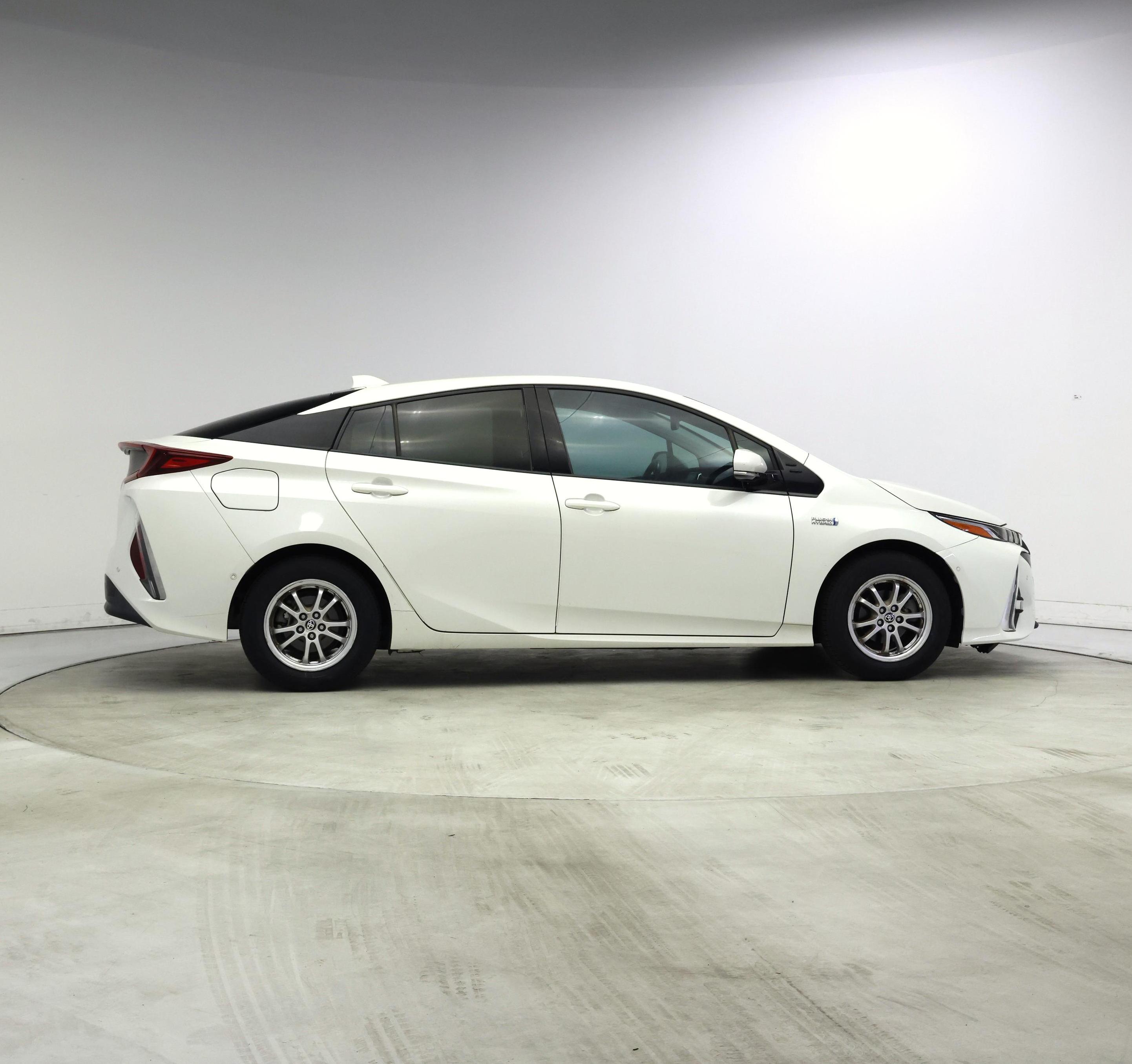 Thumbnail: 2017 Toyota Prius Prime - 7