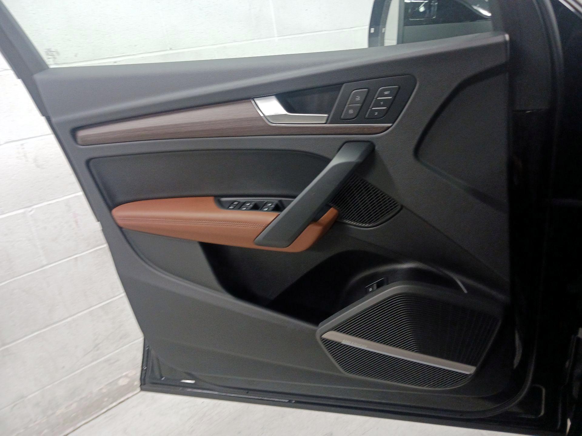 Thumbnail: 2021 Audi Q5 - 12