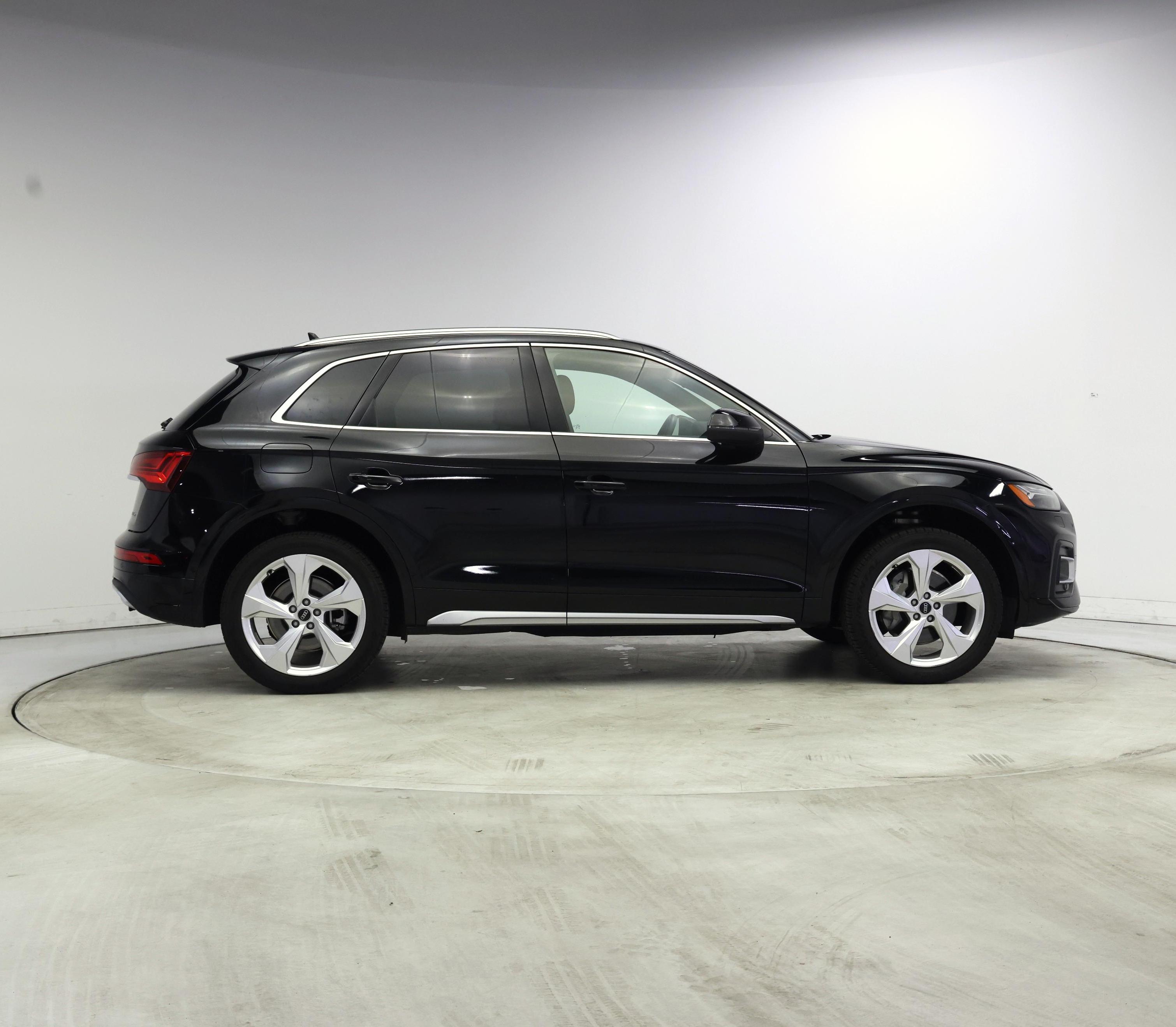 Thumbnail: 2021 Audi Q5 - 7