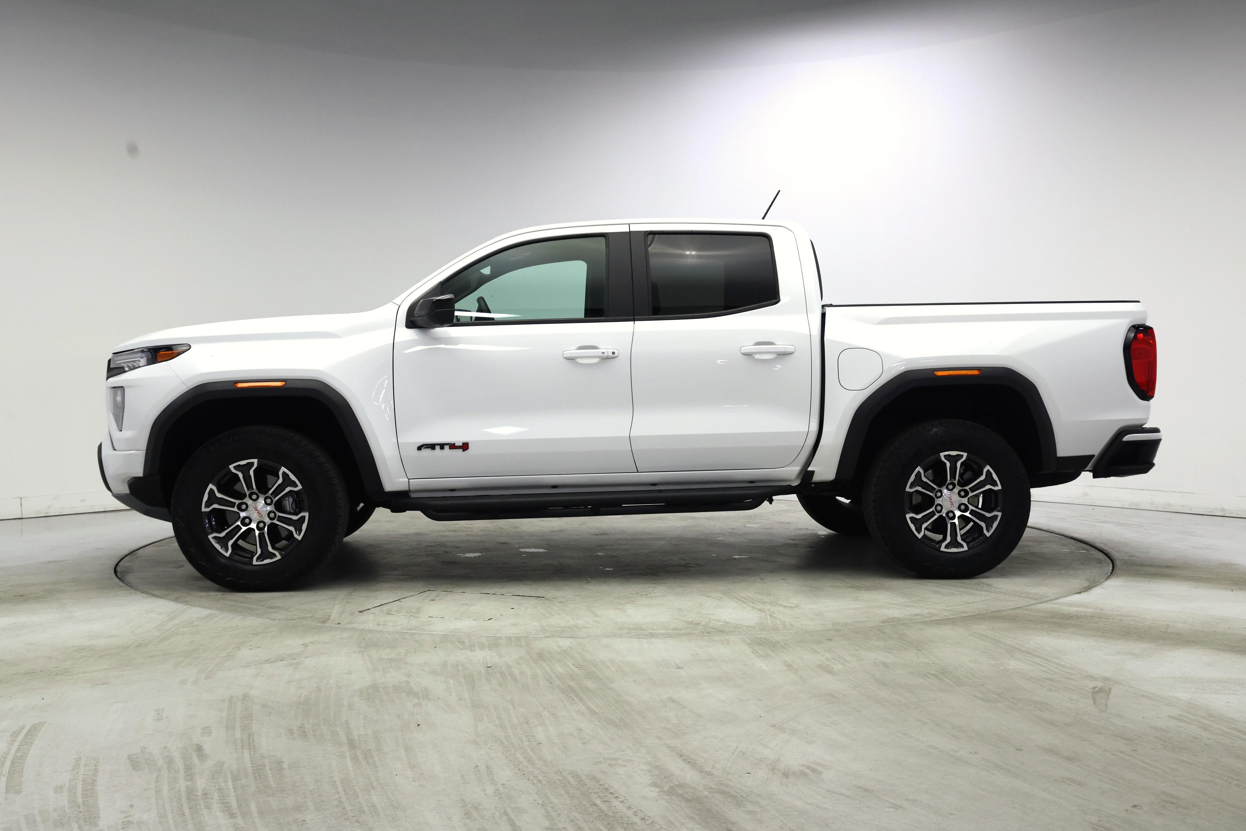 Thumbnail: 2024 GMC Canyon - 3