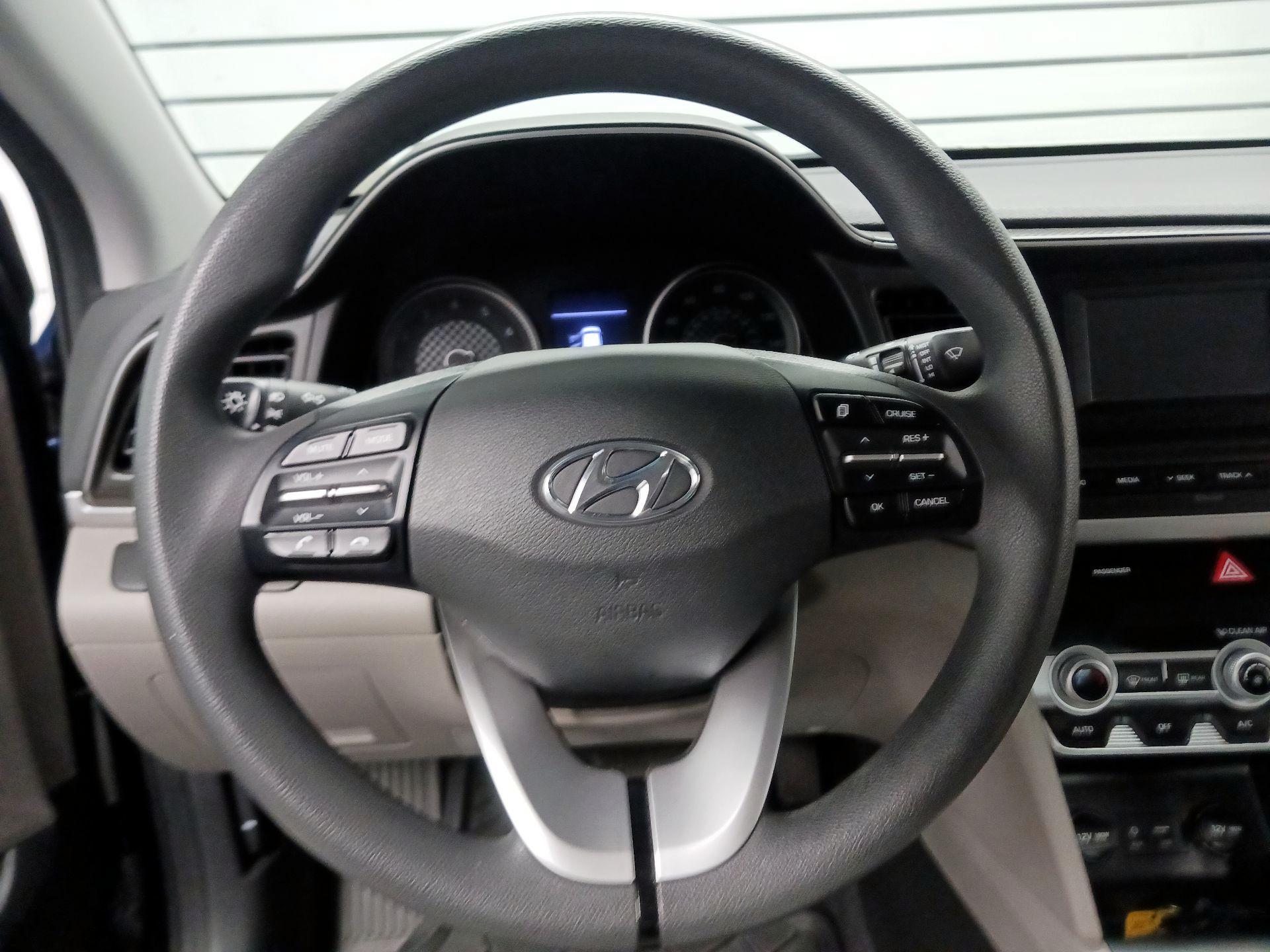 Thumbnail: 2020 Hyundai Elantra - 10