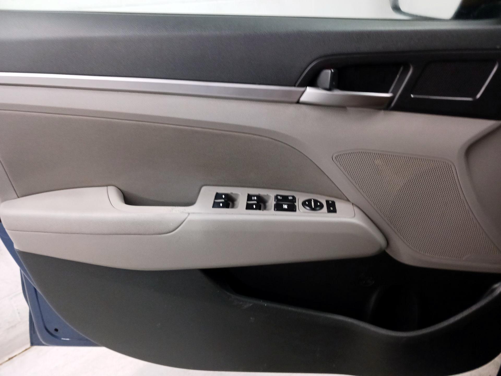 Thumbnail: 2020 Hyundai Elantra - 12