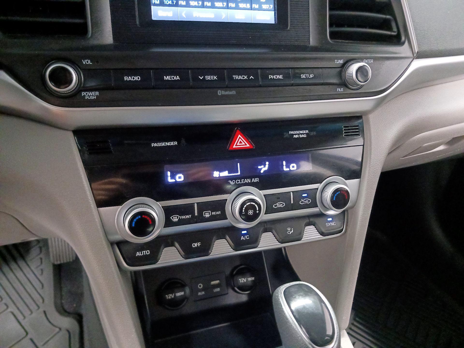 Thumbnail: 2020 Hyundai Elantra - 15