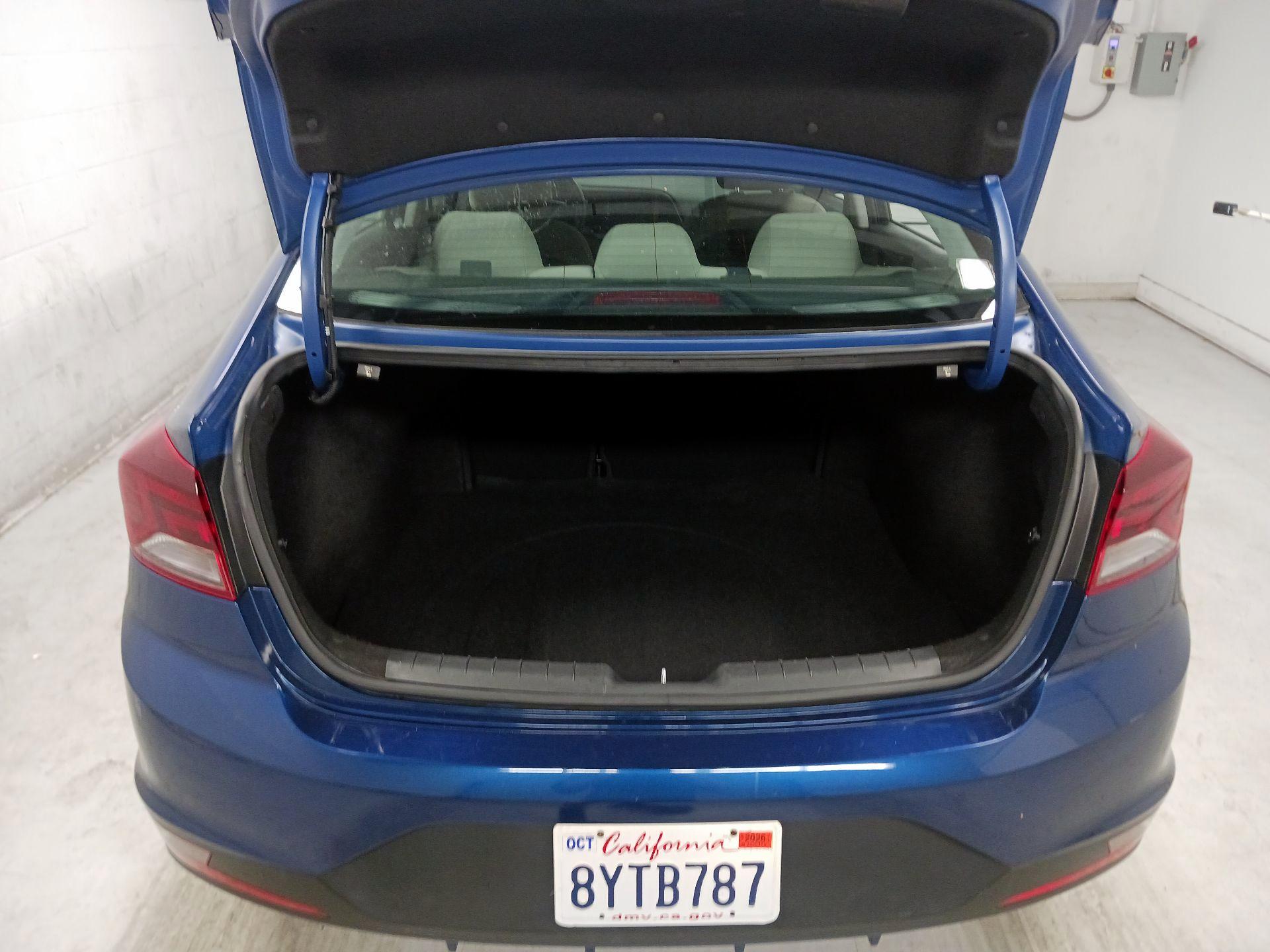 Thumbnail: 2020 Hyundai Elantra - 17