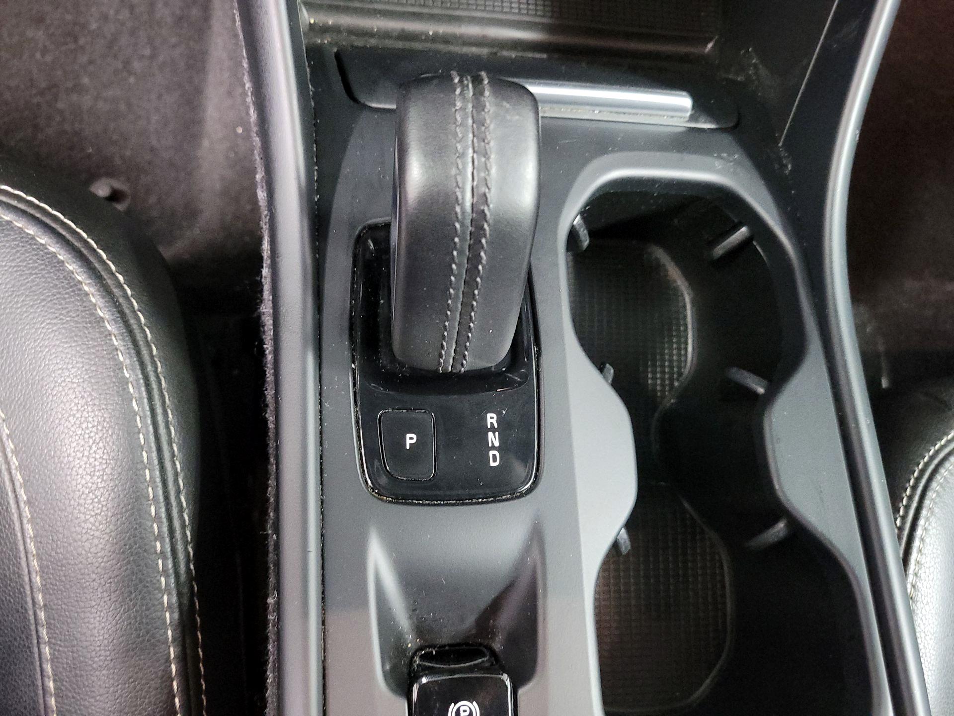 Thumbnail: 2019 Volvo XC40 - 15