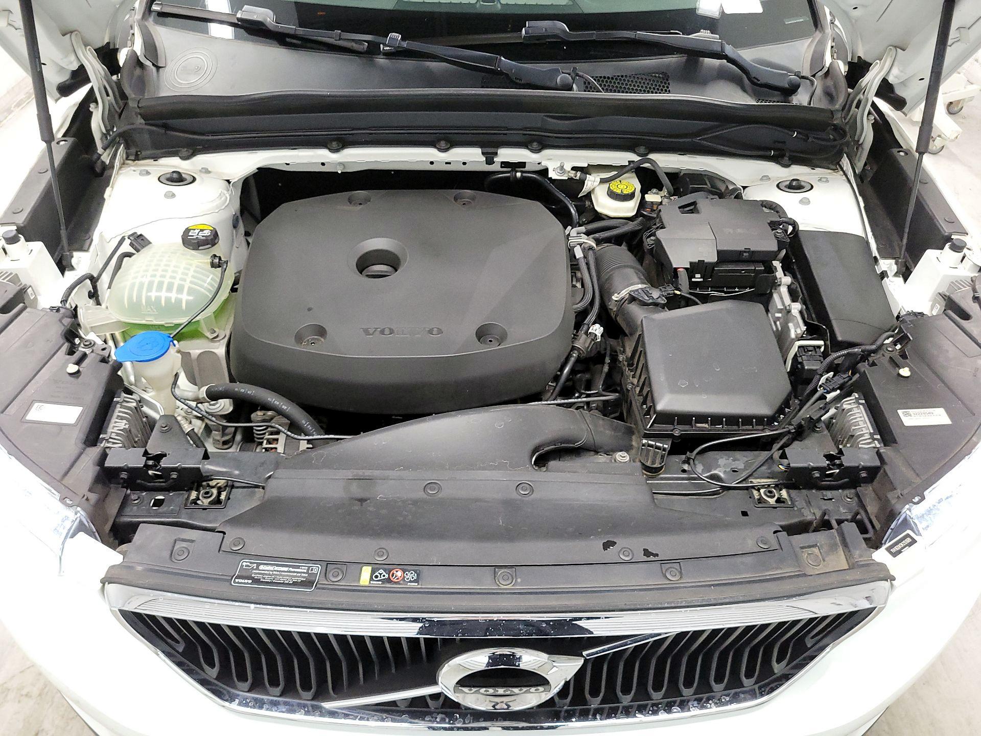 Thumbnail: 2019 Volvo XC40 - 19
