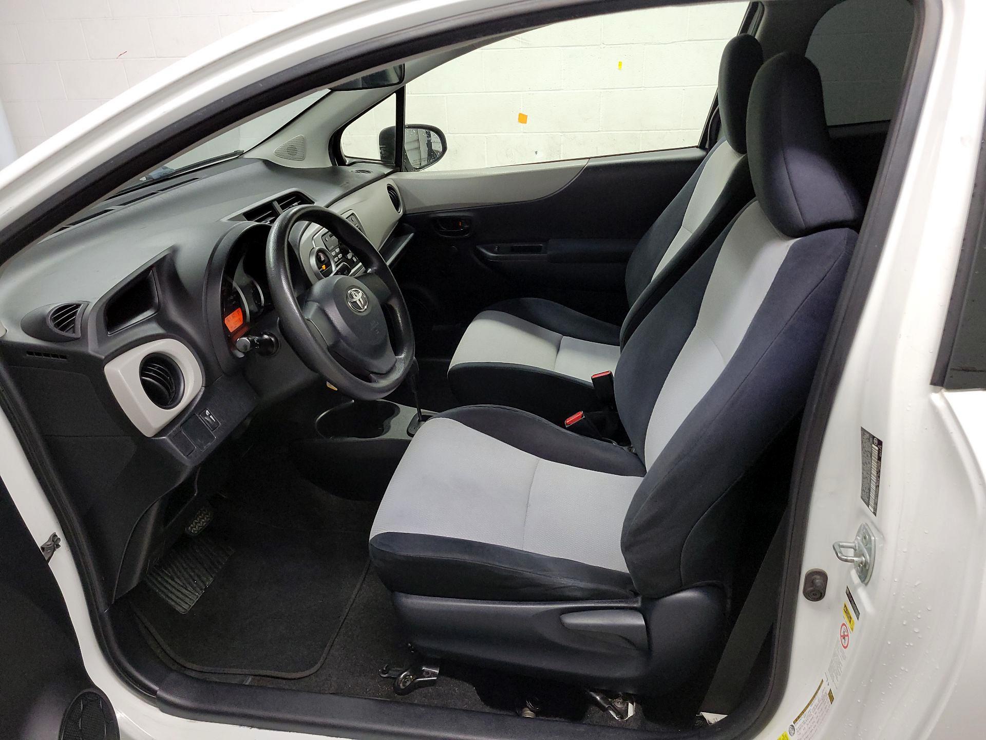 Thumbnail: 2014 Toyota Yaris - 11