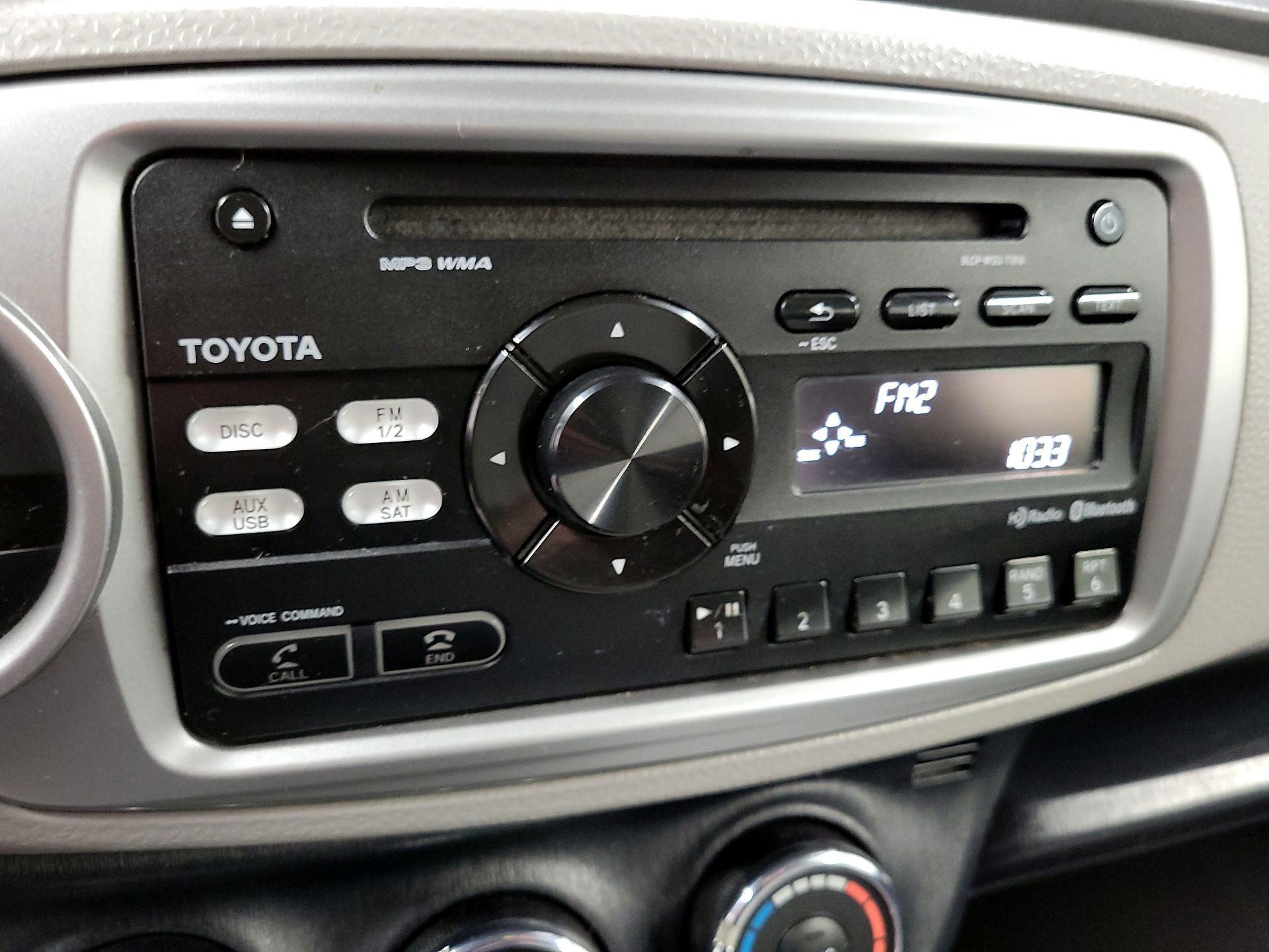 Thumbnail: 2014 Toyota Yaris - 14