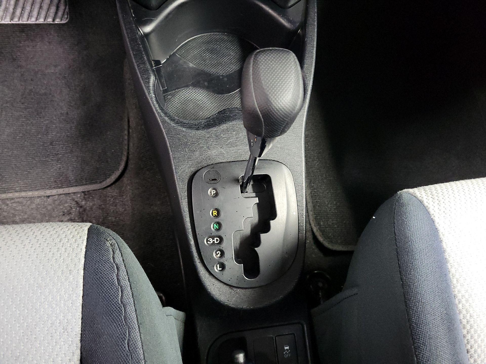 Thumbnail: 2014 Toyota Yaris - 16
