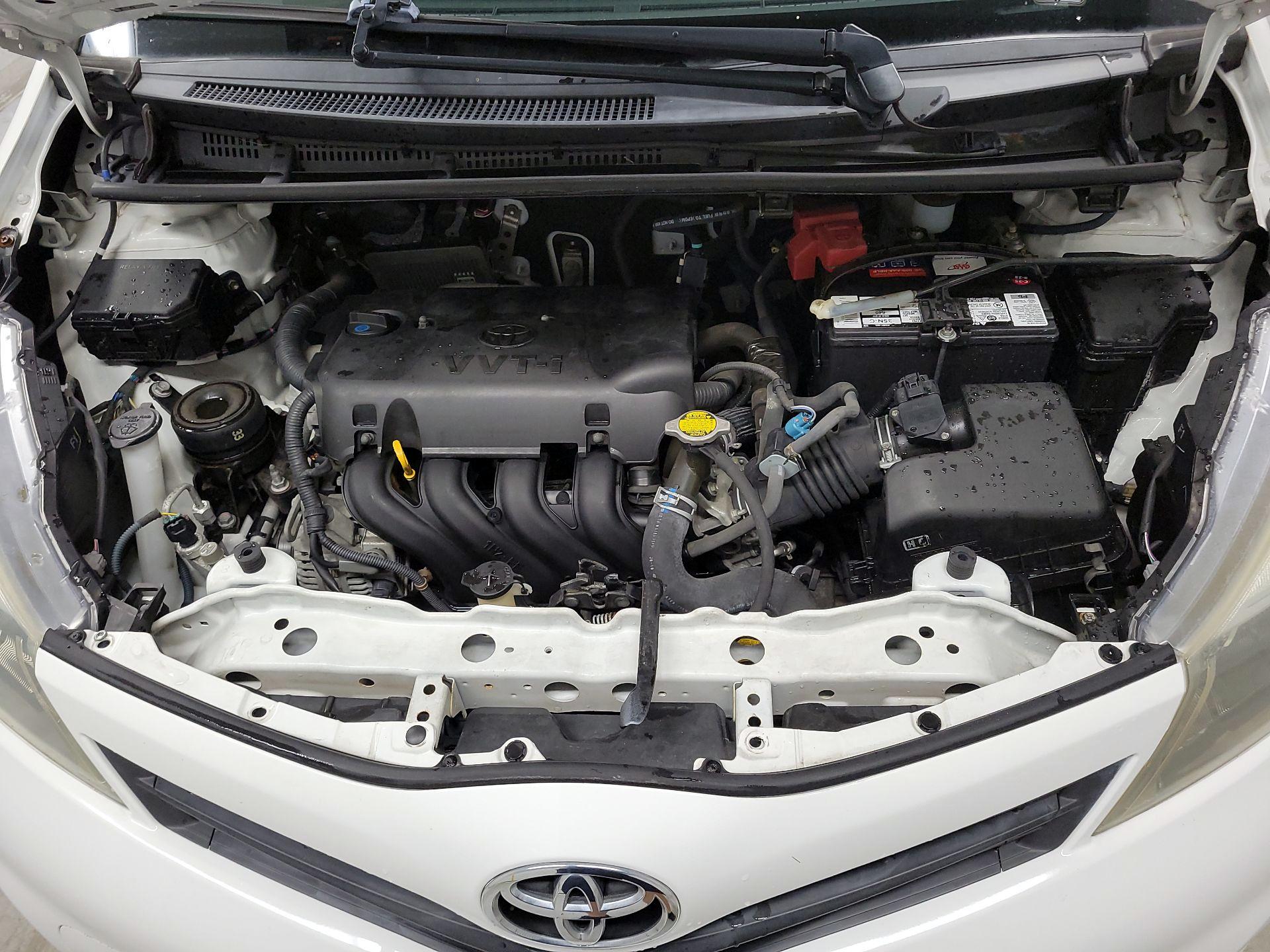 Thumbnail: 2014 Toyota Yaris - 18