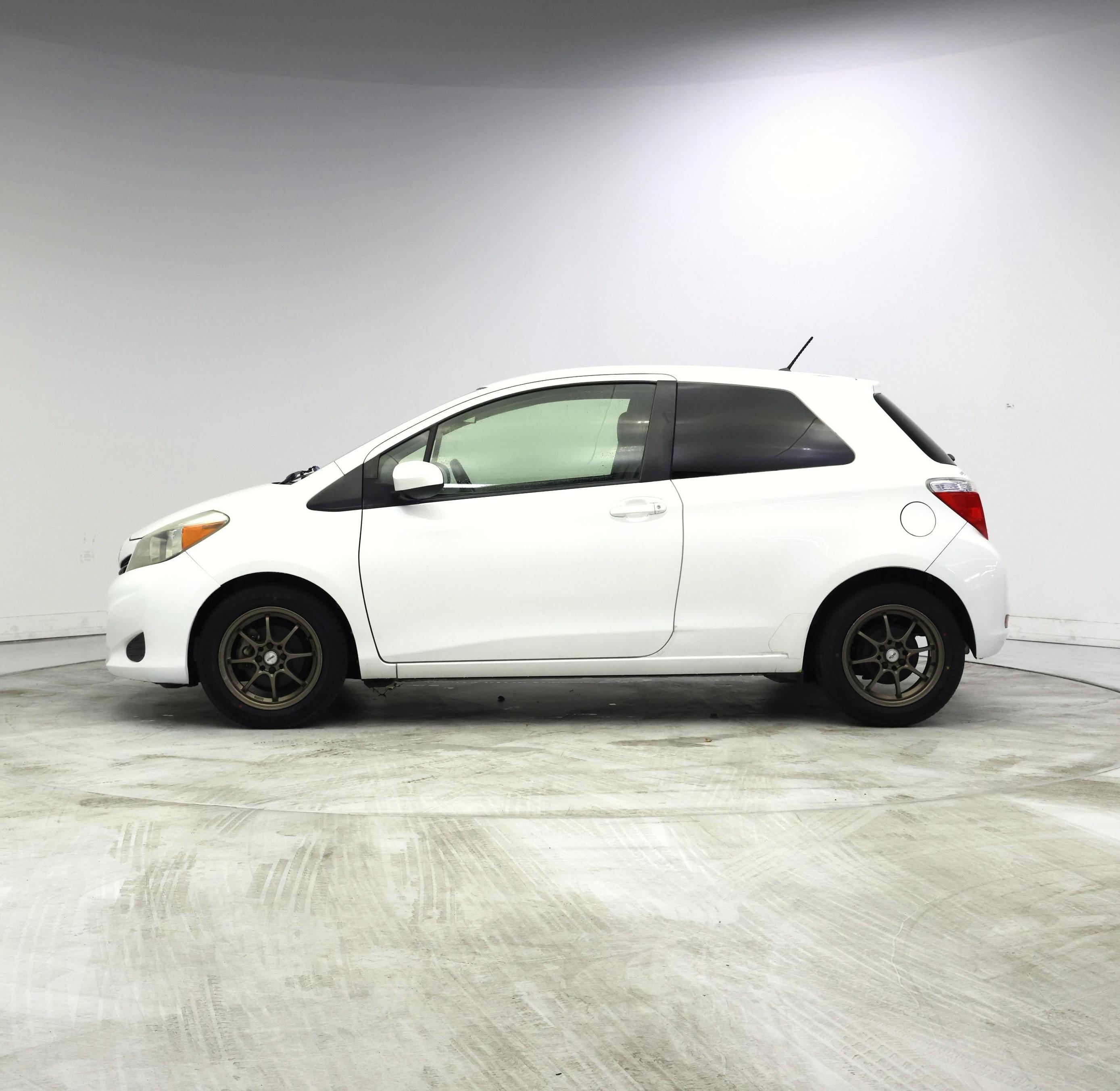 Thumbnail: 2014 Toyota Yaris - 3