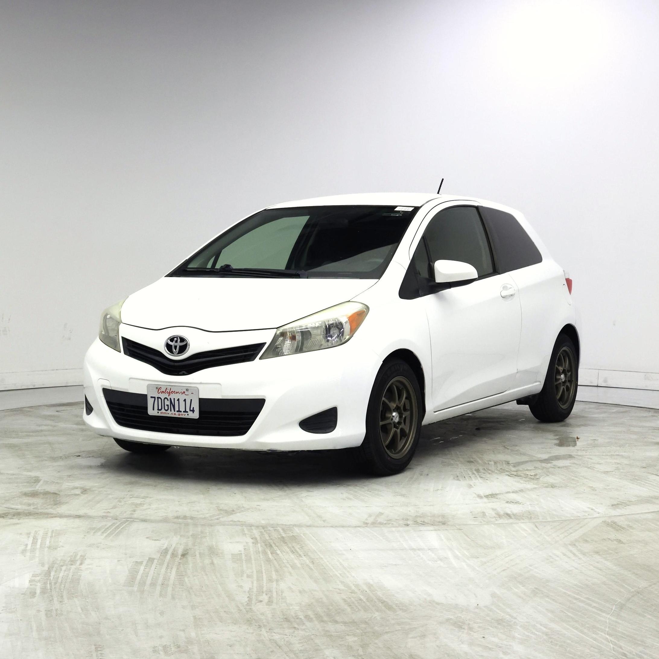 Thumbnail: 2014 Toyota Yaris - 4