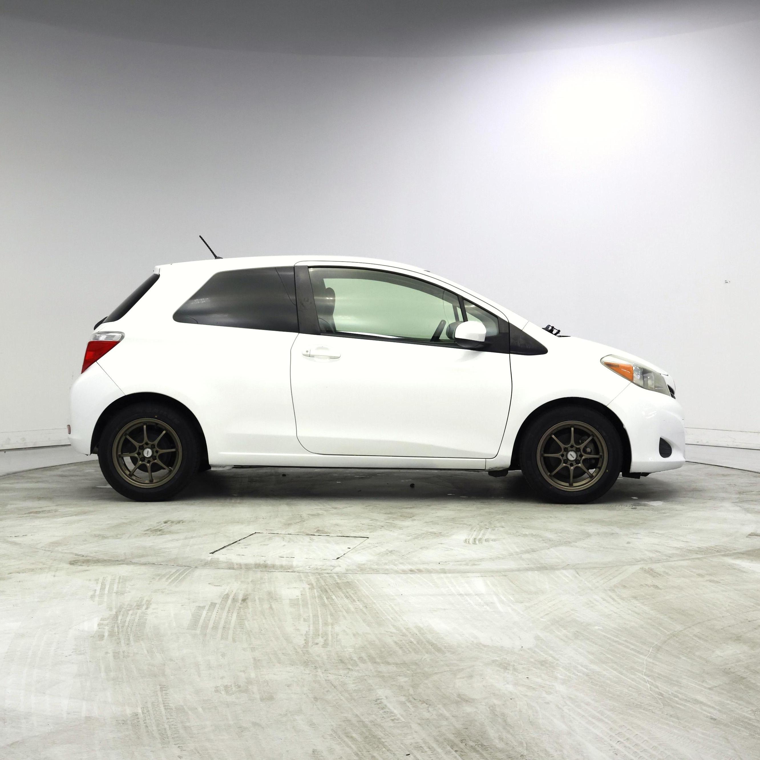 Thumbnail: 2014 Toyota Yaris - 7