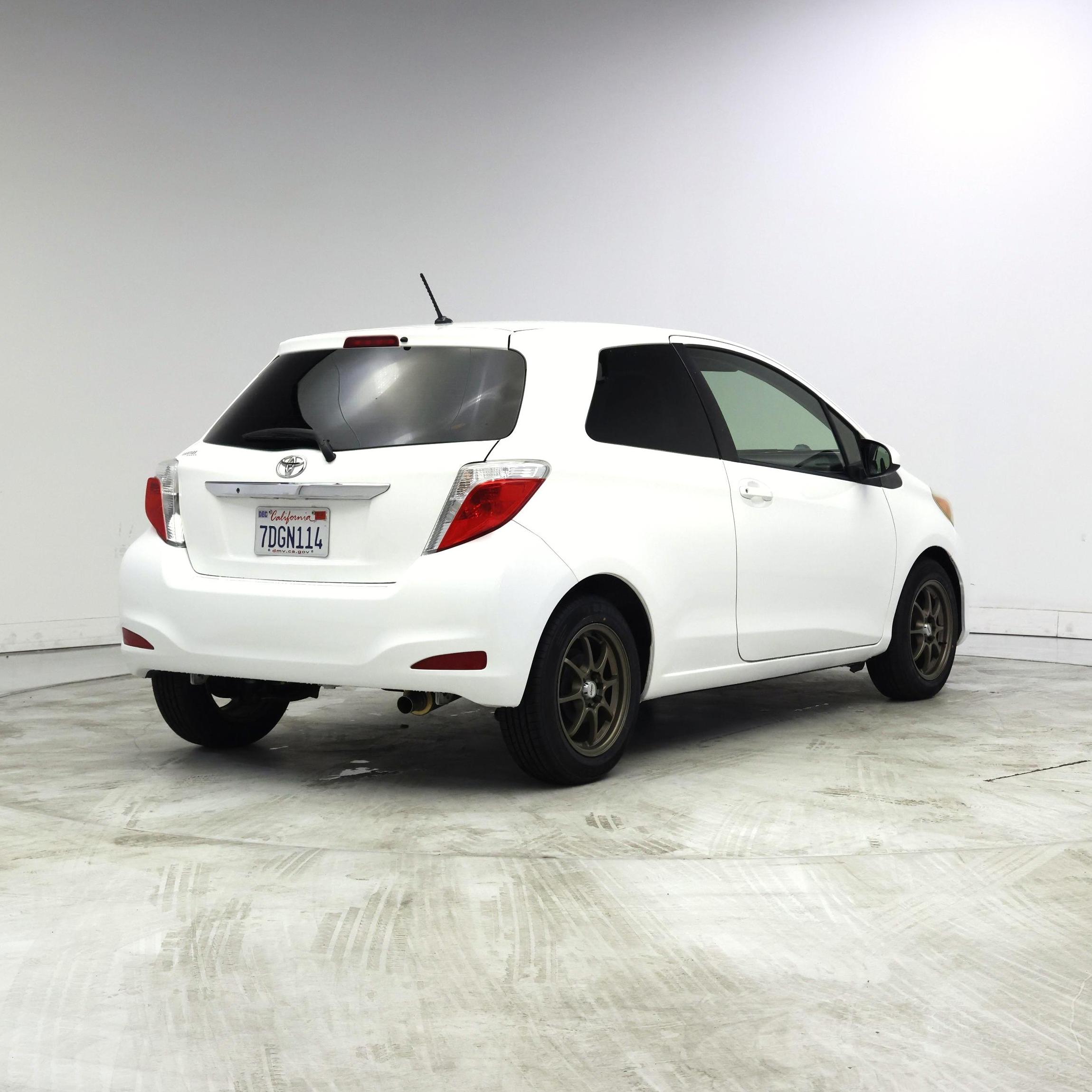 Thumbnail: 2014 Toyota Yaris - 8