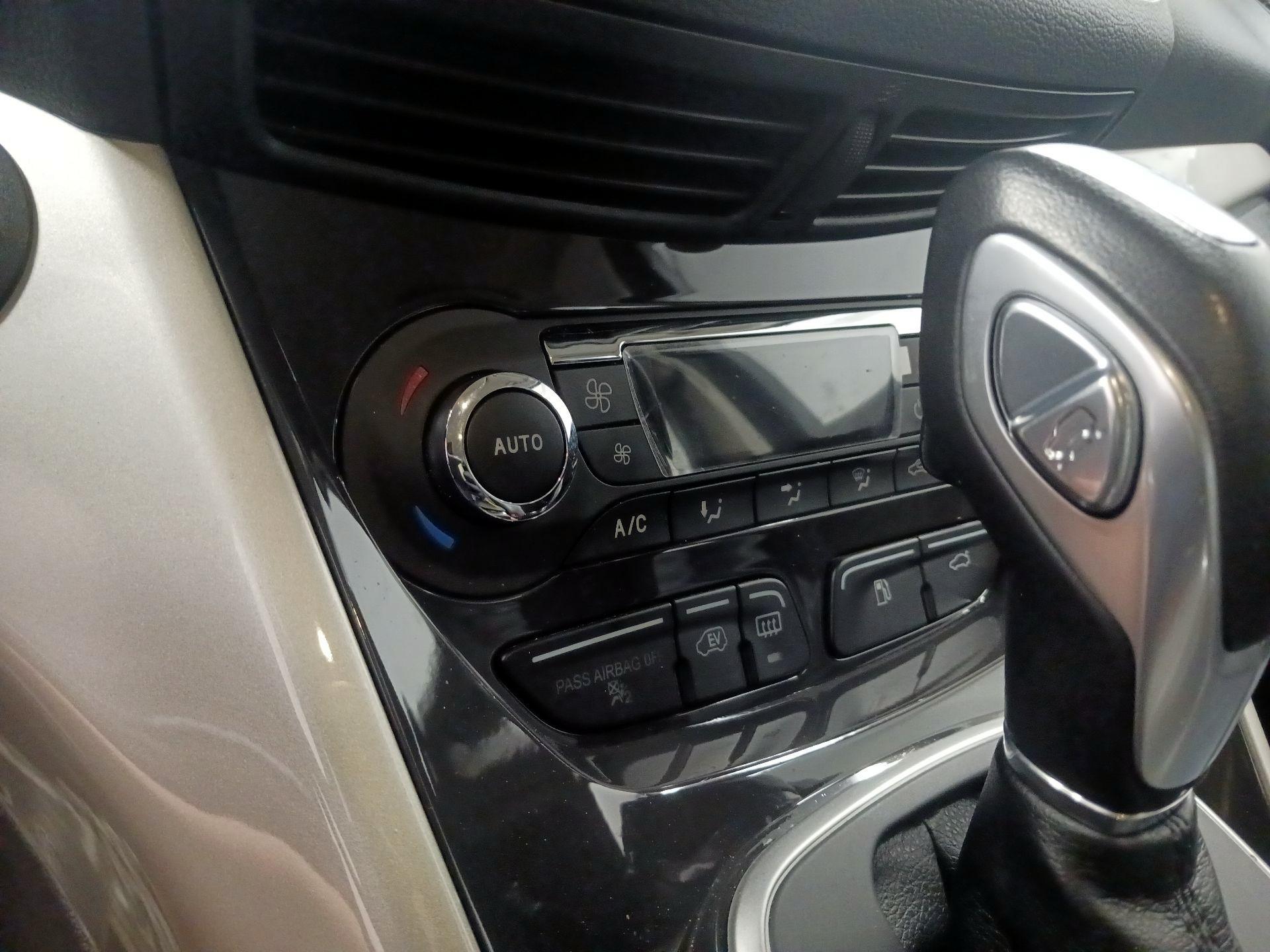 Thumbnail: 2016 Ford C-Max - 17