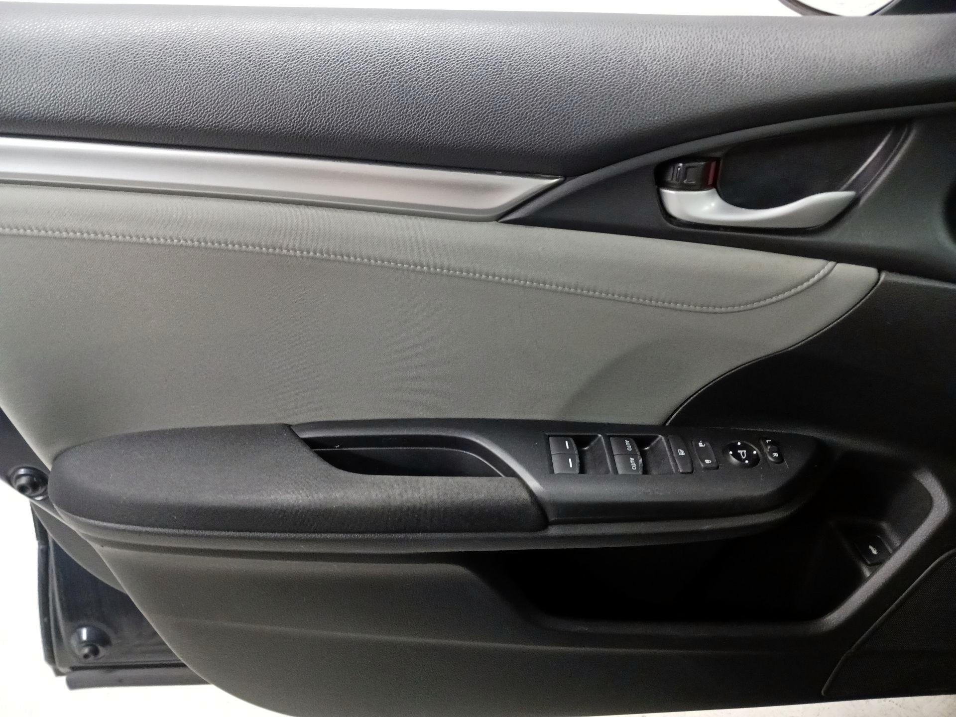Thumbnail: 2017 Honda Civic - 12