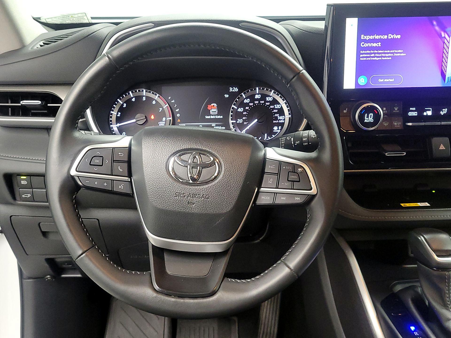 Thumbnail: 2023 Toyota Highlander - 10