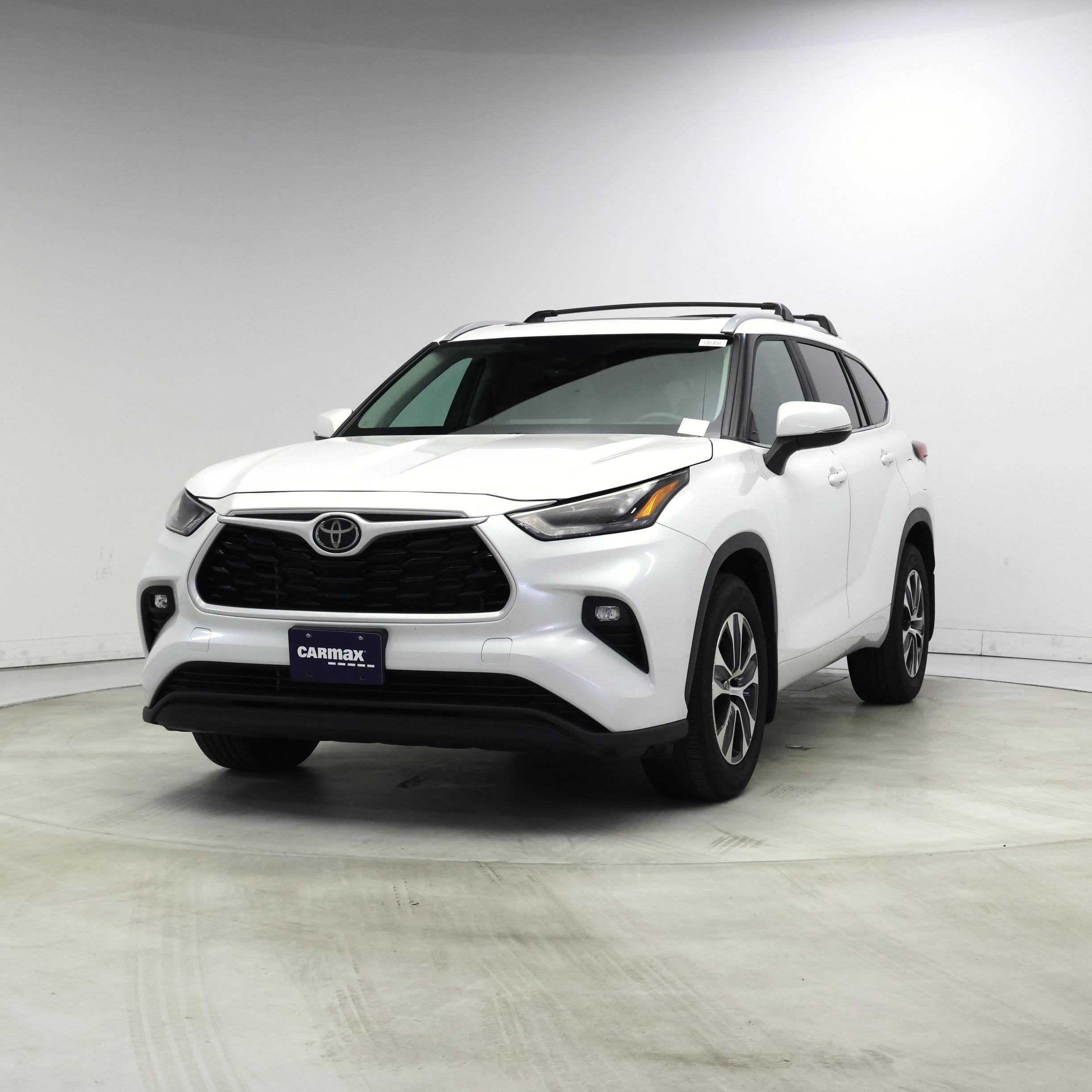 Thumbnail: 2023 Toyota Highlander - 4