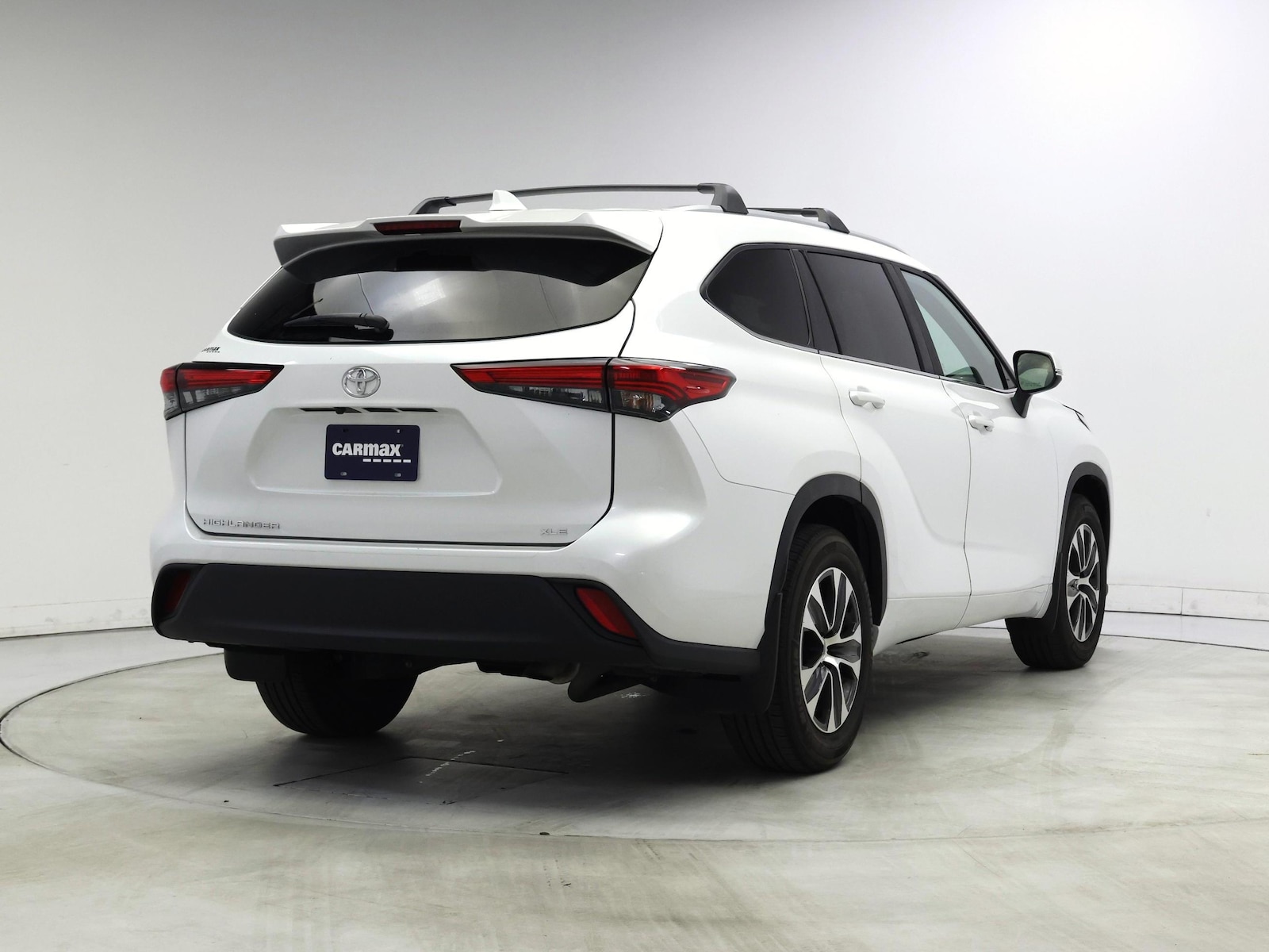 2023 Toyota Highlander XLE - Photo 9