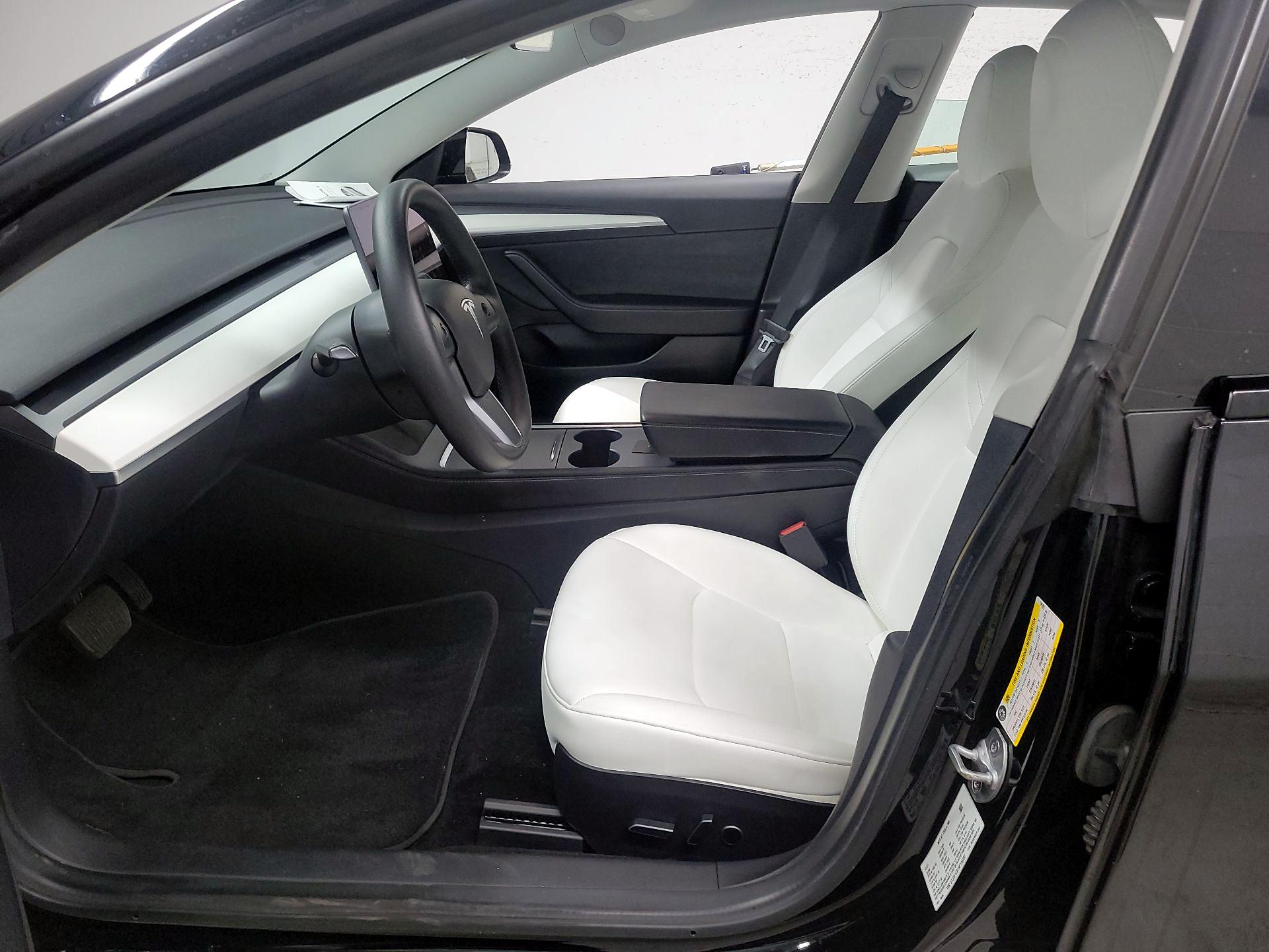 Thumbnail: 2022 Tesla Model 3 - 11
