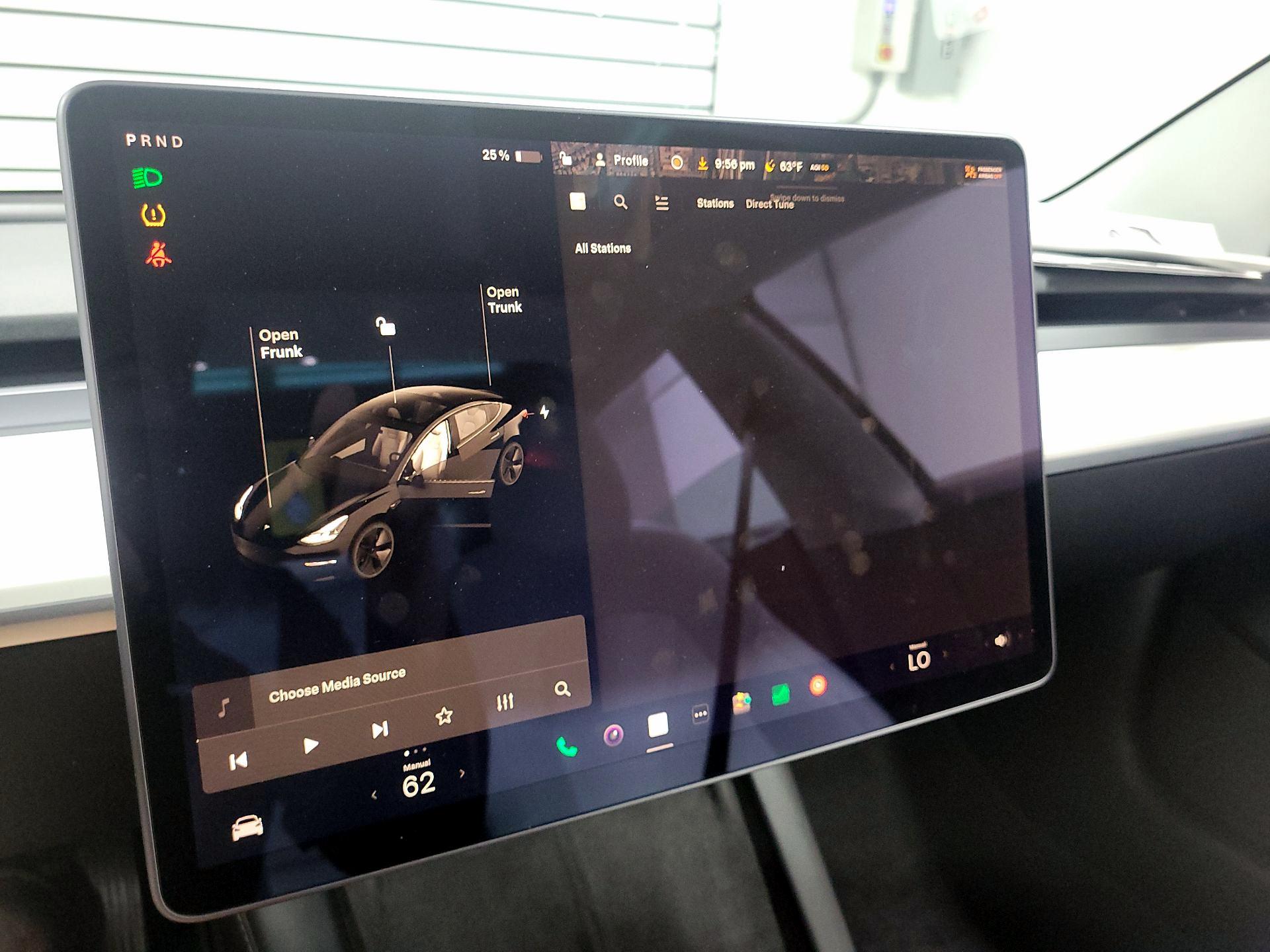 Thumbnail: 2022 Tesla Model 3 - 14