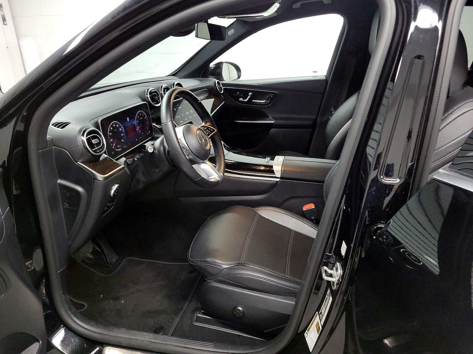 2023 Mercedes-Benz GLC GLC 300 - Photo 12