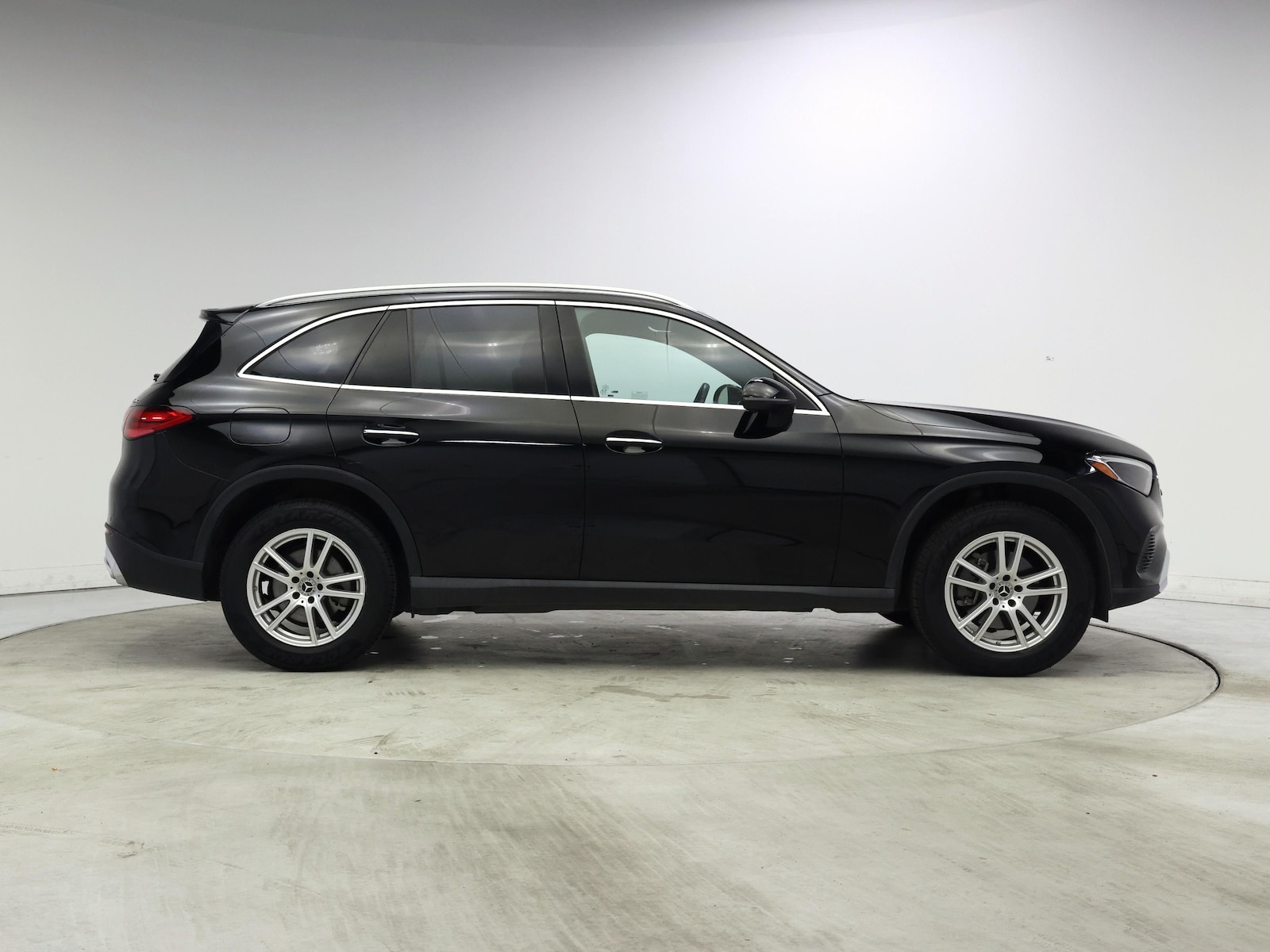 2023 Mercedes-Benz GLC GLC 300 - Photo 8
