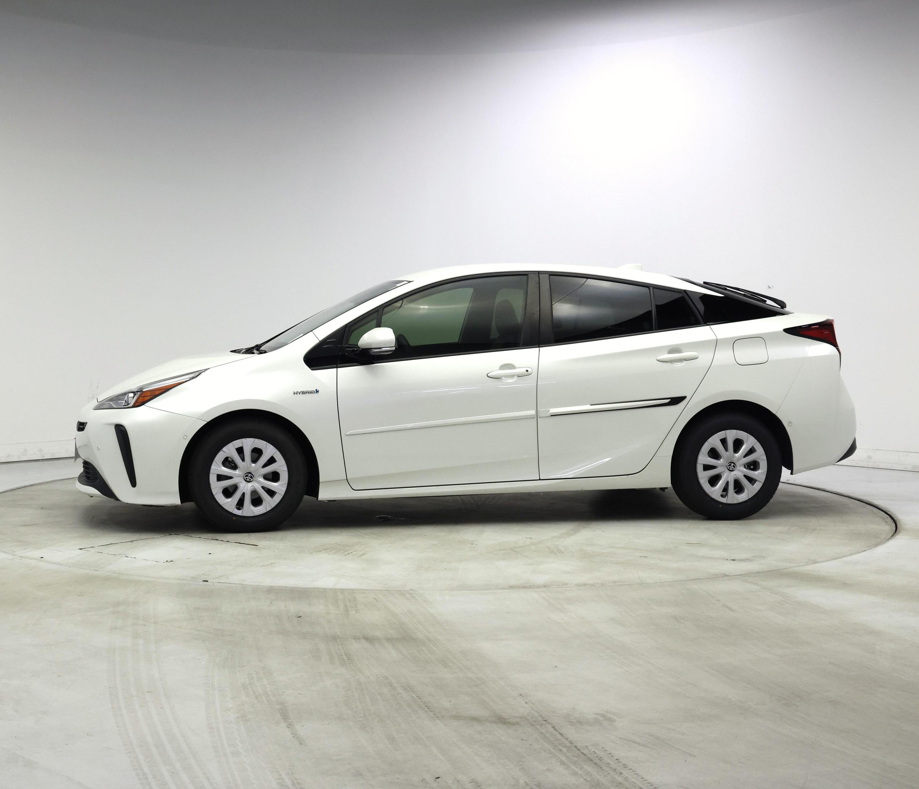 Thumbnail: 2020 Toyota Prius - 3