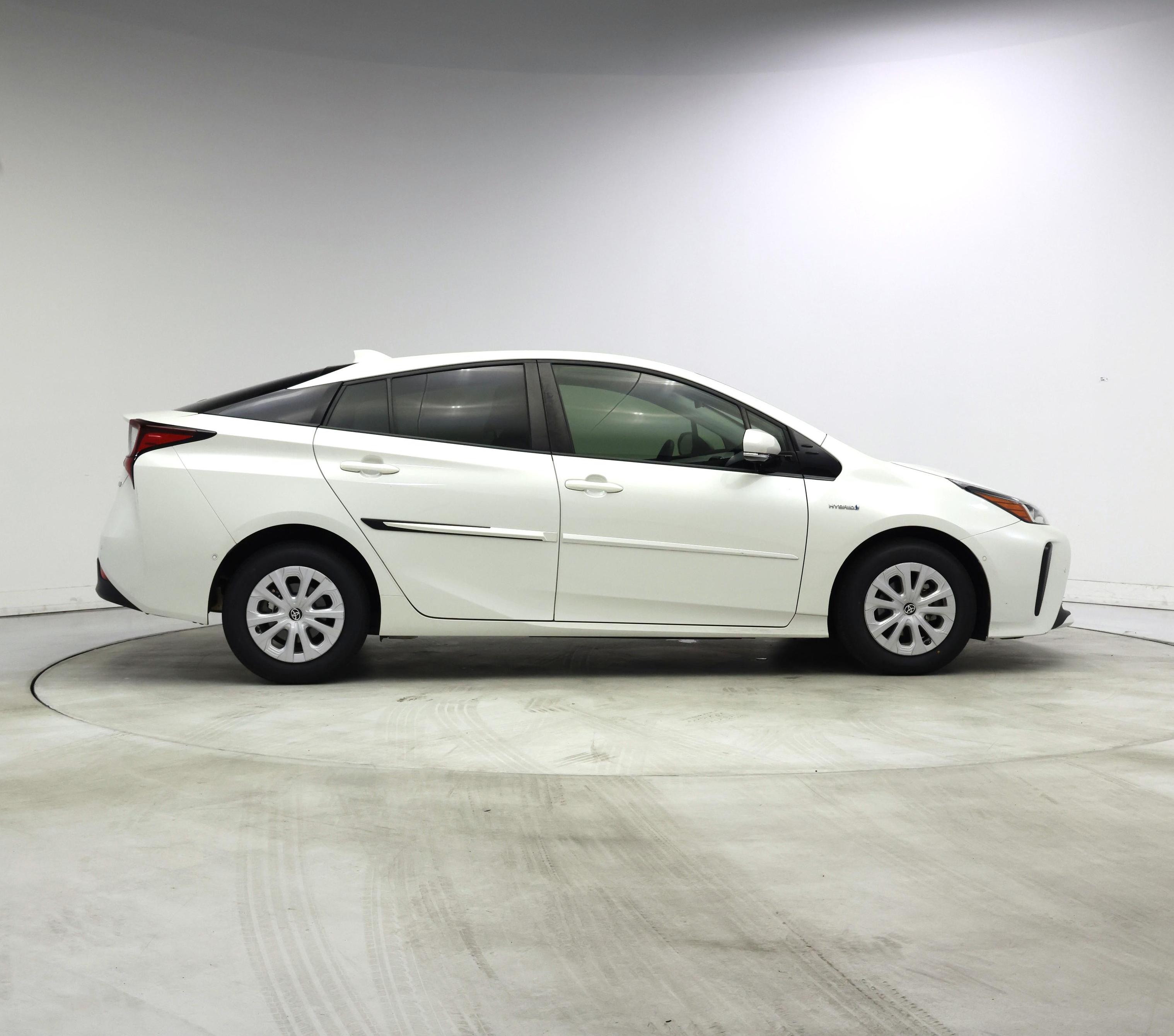 Thumbnail: 2020 Toyota Prius - 7