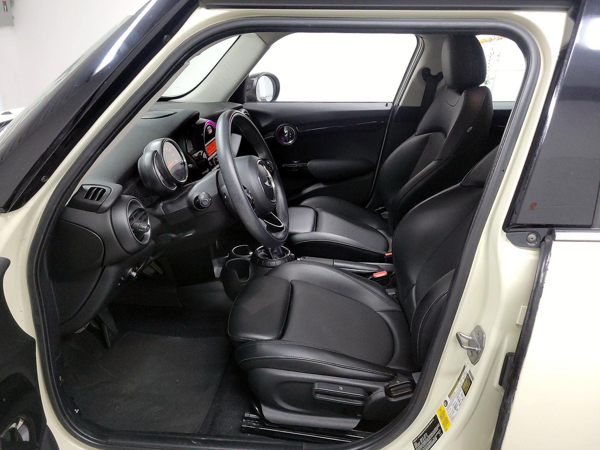 Thumbnail: 2015 MINI Cooper Hardtop - 11
