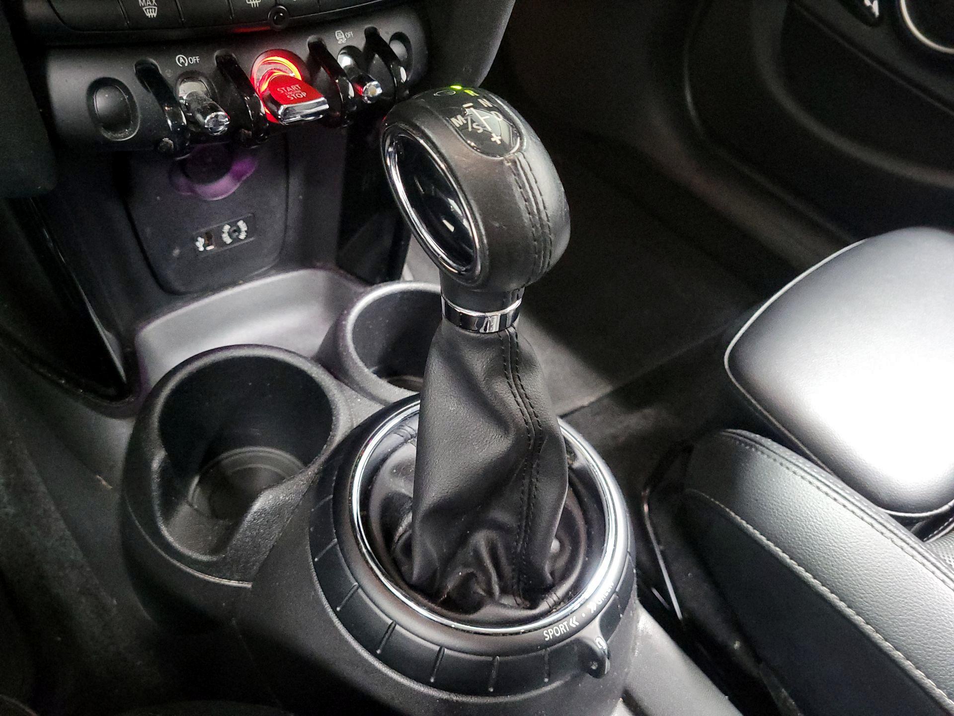 Thumbnail: 2015 MINI Cooper Hardtop - 16