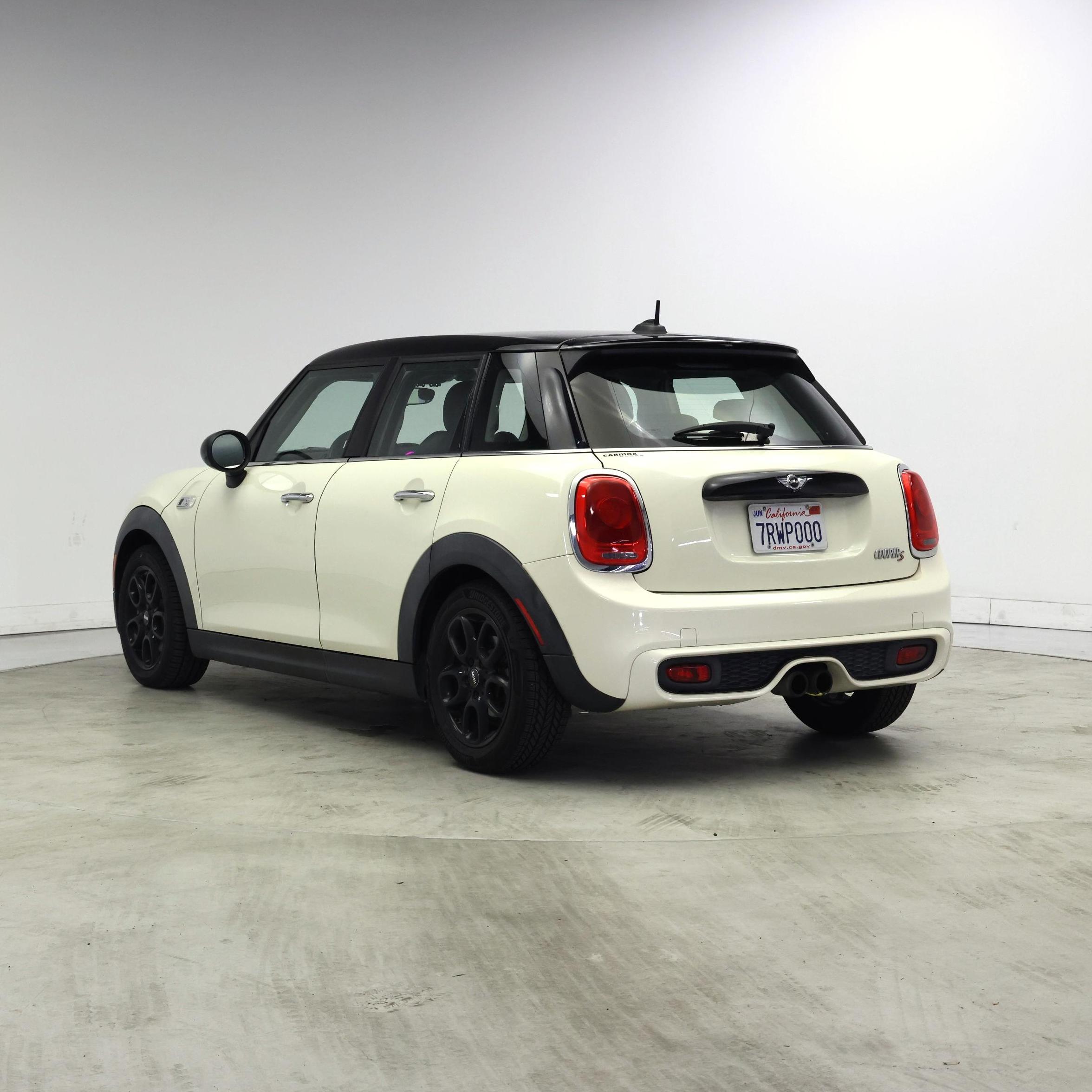 Thumbnail: 2015 MINI Cooper Hardtop - 2