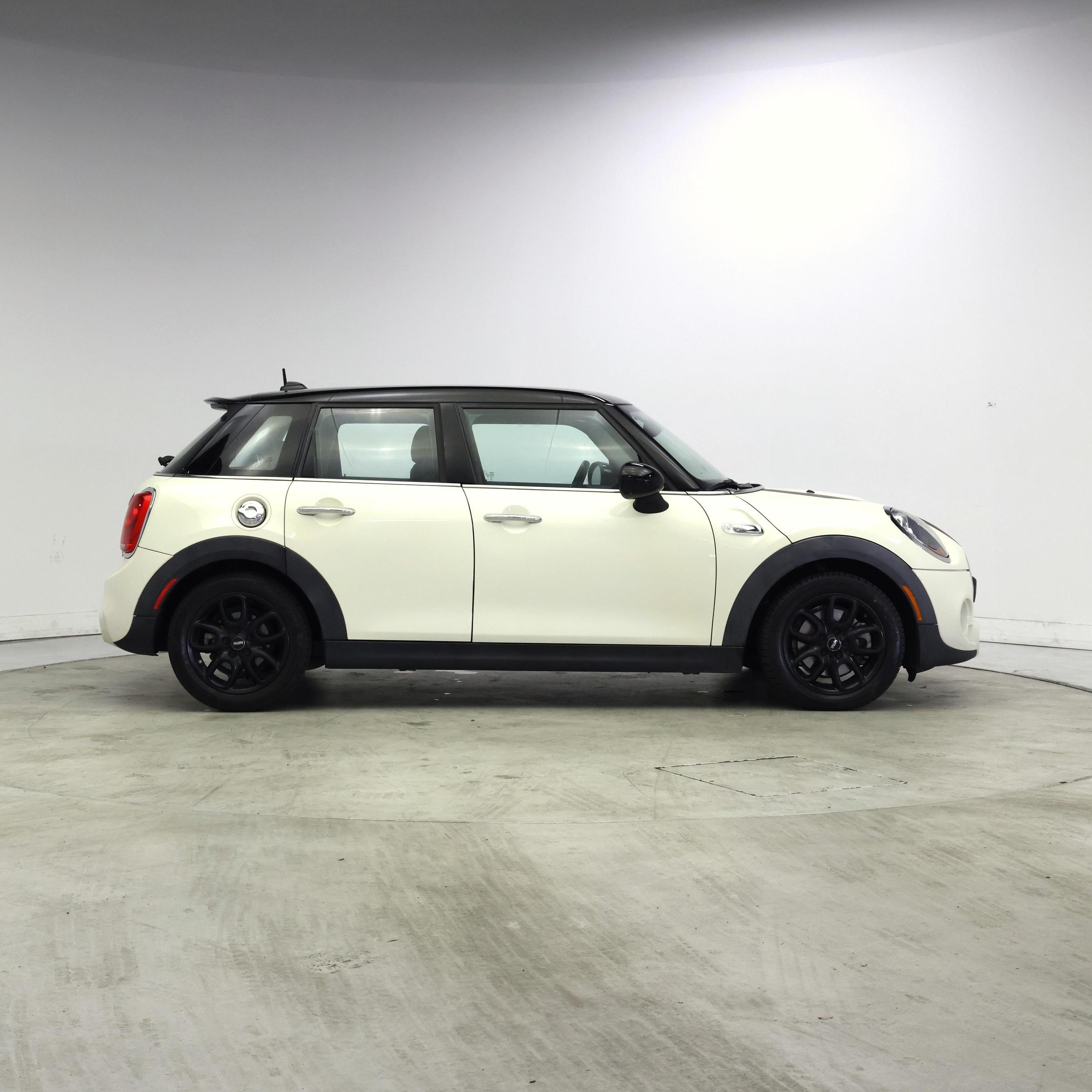 Thumbnail: 2015 MINI Cooper Hardtop - 7