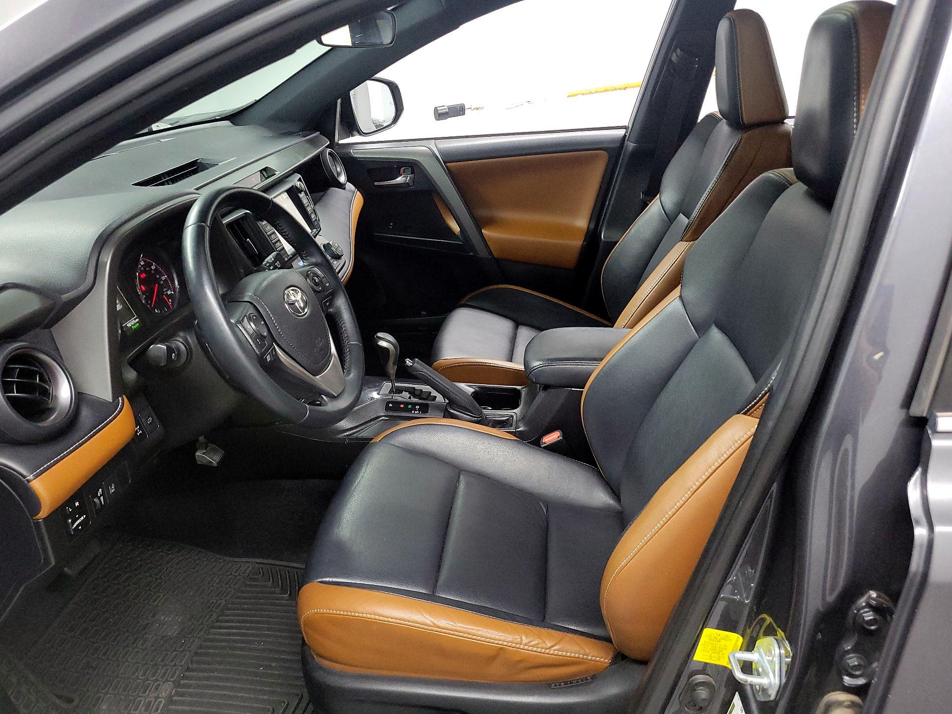 Thumbnail: 2016 Toyota RAV4 - 11