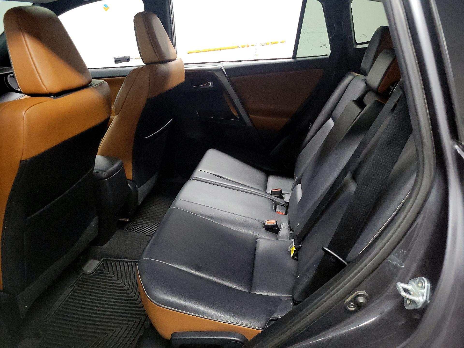 Thumbnail: 2016 Toyota RAV4 - 20