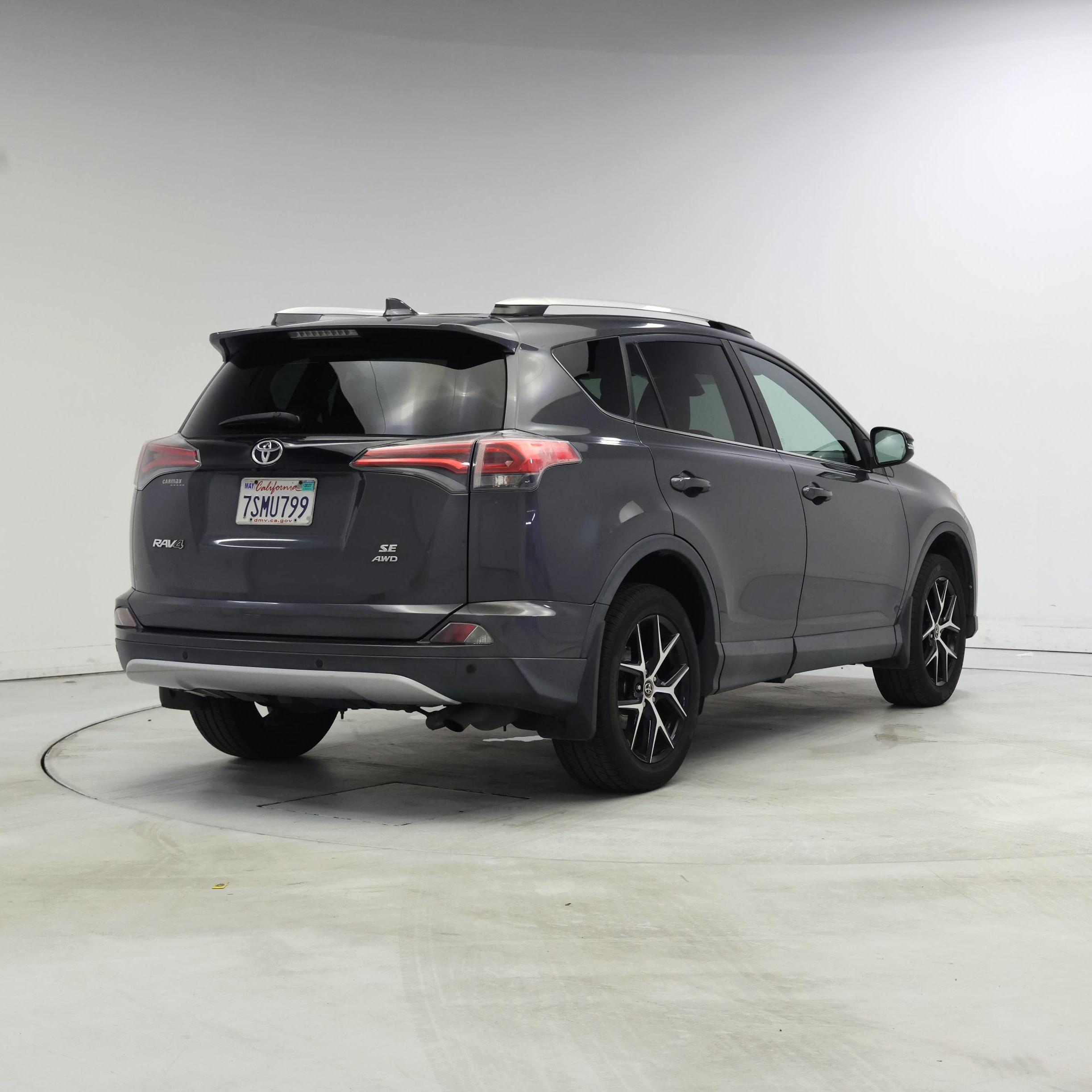 Thumbnail: 2016 Toyota RAV4 - 8