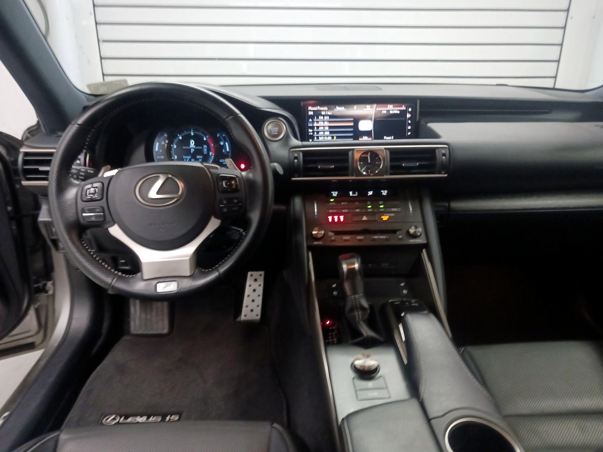 Thumbnail: 2019 Lexus IS - 9