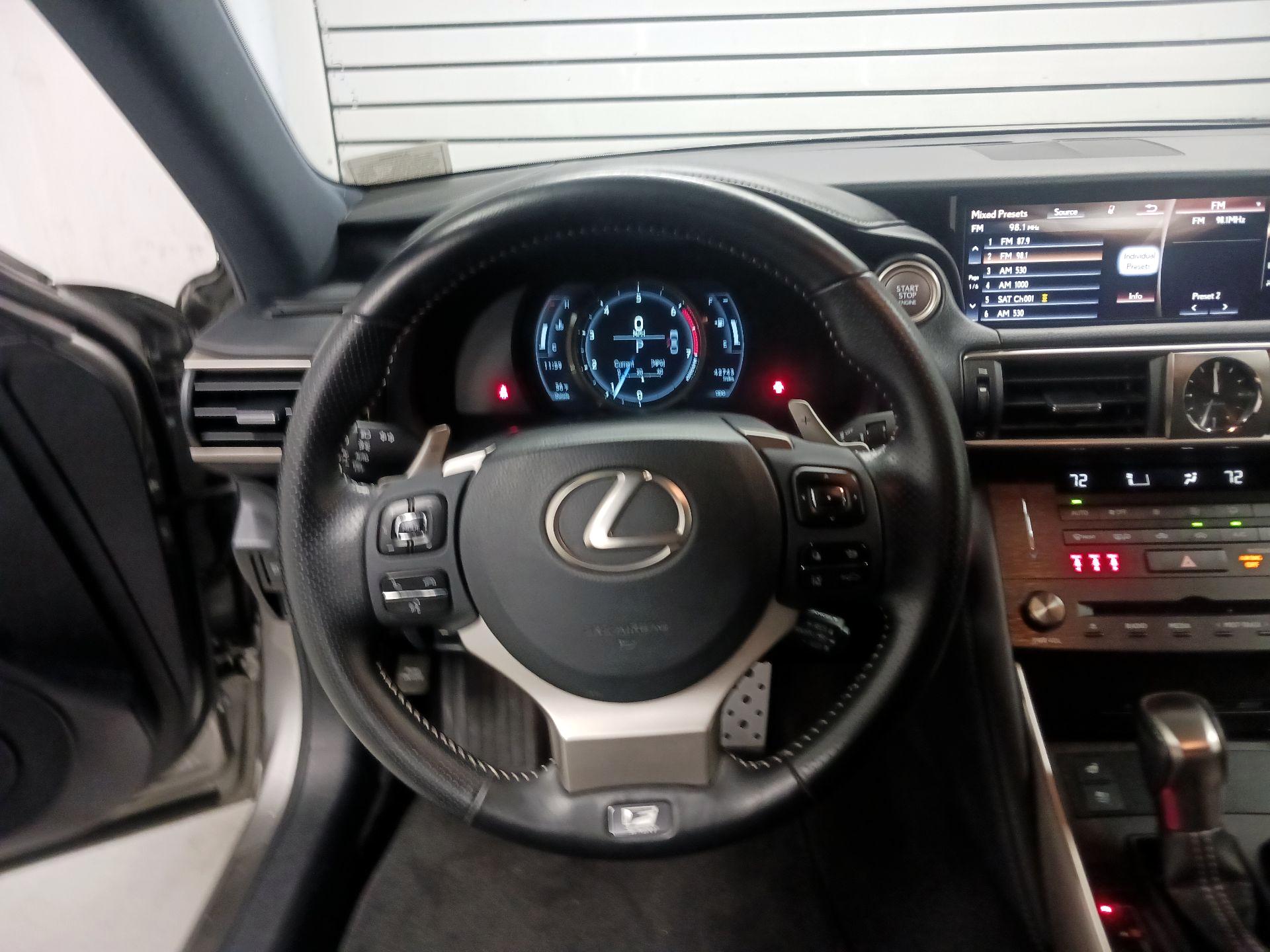Thumbnail: 2019 Lexus IS - 10